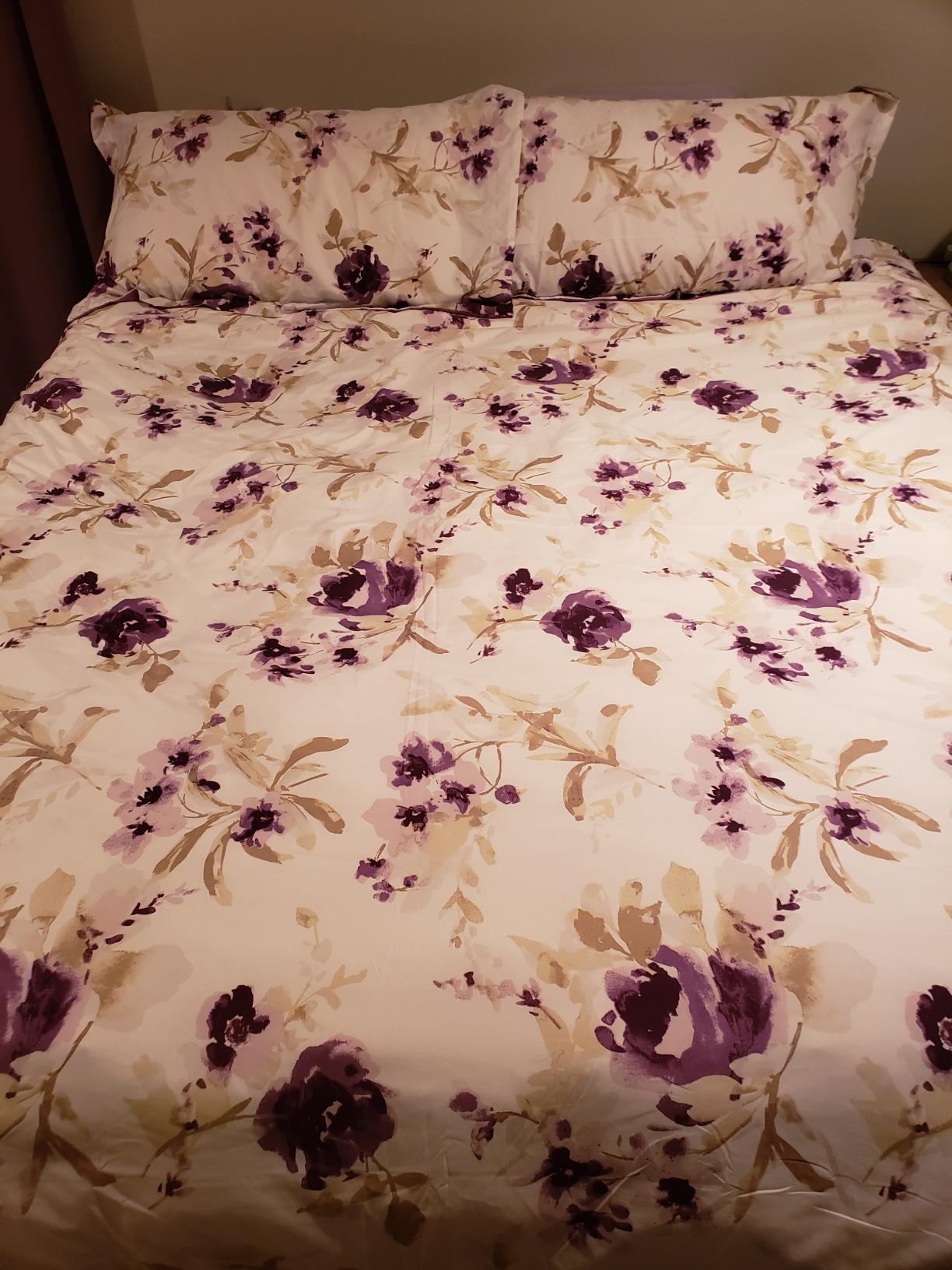 Mellanni Duvet Cover Set - 5 PC Iconic Collection Bedding Set - Hotel Luxury, Extra Soft & Cooling - Microfiber - Button Closure and Corner Ties (Oversized Queen, White) Customer Review Mellanni Duvet Cover Set - 5 PC Iconic Collection Bedding Set - Hotel Luxury, Extra Soft & Cooling - Microfiber - Button Closure and Corner Ties (Oversized Queen, White) - Customer Photo 2