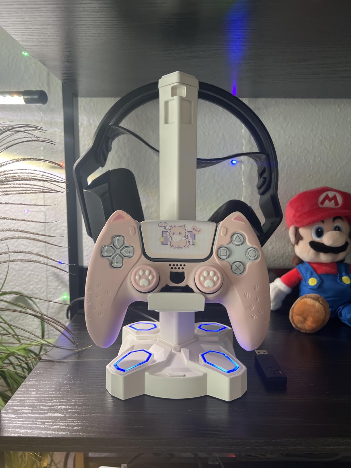 KDD Gaming Headphones Stand, Rotatable Headset Stand with Light Modes - Controller Holder with 2 USB Charging Ports and 3.5mm - Earphone Hanger Accessories for Desktop Gamer(Black) - Customer Photo 3