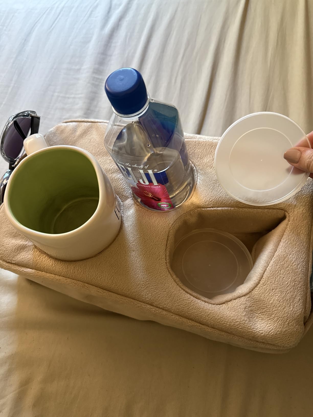 Couch Cup Holder Pillow, Couch Drinks Remotes Holder for Center of Couch, for Sofa, Bed, RV, Car Customer Review Couch Cup Holder Pillow, Couch Drinks Remotes Holder for Center of Couch, for Sofa, Bed, RV, Car - Customer Photo 2