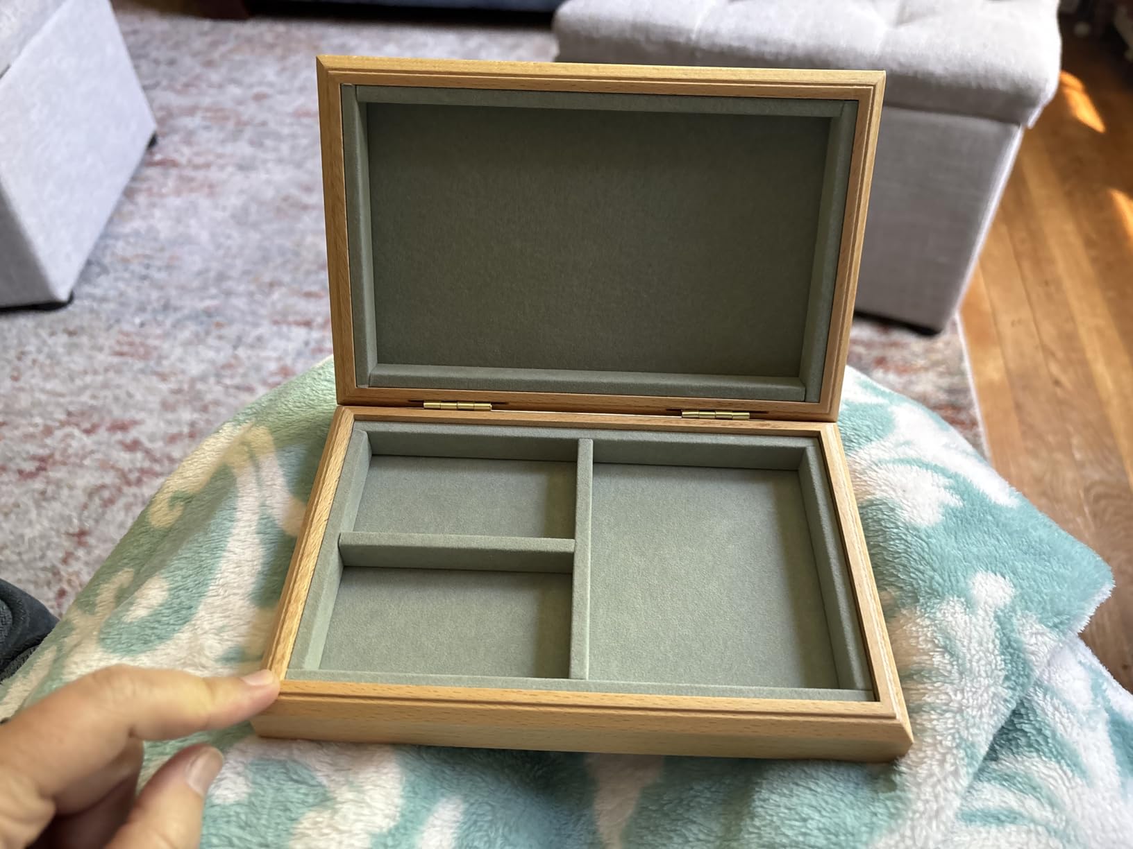Personalization Universe Communion Cross Engraved Valet Box - Personalized Alderwood Jewelry Box with Felt Lining, Customizable with Name and Message, Ideal for Religious Keepsakes and Rosary Storage - Customer Photo 1
