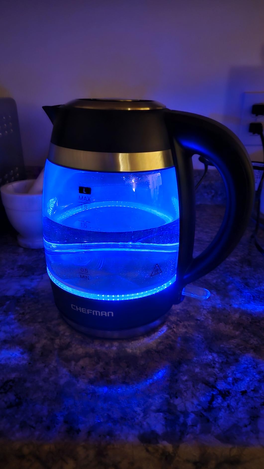 Chefman Electric Kettle, 1.8L 1500W, Hot Water Boiler, Removable Lid for Easy Cleaning, Auto Shut Off, Boil-Dry Protection, Stainless Steel Filter, BPA Free, Borosilicate Glass Electric Tea Kettle Customer Review Chefman Electric Kettle, 1.8L 1500W, Hot Water Boiler, Removable Lid for Easy Cleaning, Auto Shut Off, Boil-Dry Protection, Stainless Steel Filter, BPA Free, Borosilicate Glass Electric Tea Kettle - Customer Photo 1
