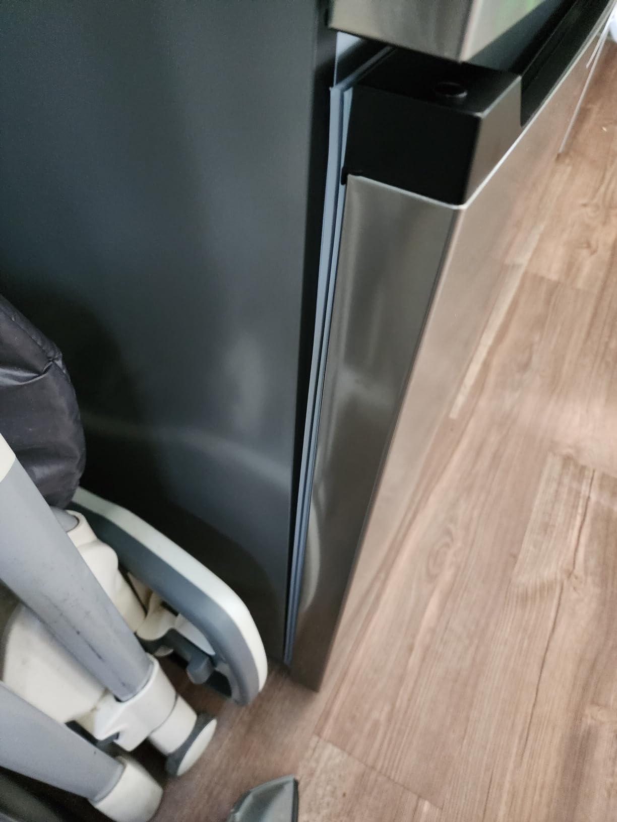 Sharp SJB1255GS Bottom-Freezer Counter-Depth Refrigerator, 24 Inch, 11.5 Cubic Foot, Garage Ready Customer Review Sharp SJB1255GS Bottom-Freezer Counter-Depth Refrigerator, 24 Inch, 11.5 Cubic Foot, Garage Ready - Customer Photo 004