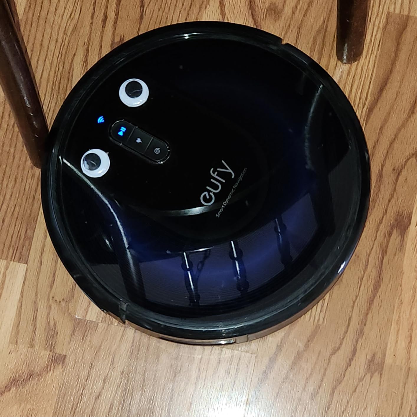eufy L60 Robot Vacuum with Self Empty Station, Hair Detangling Technology, Up to 60 Days Hands Free Cleaning, 5,000 Pa Suction, Remove Hair, Dust Customer Review eufy L60 Robot Vacuum with Self Empty Station, Hair Detangling Technology, Up to 60 Days Hands Free Cleaning, 5,000 Pa Suction, Remove Hair, Dust - Customer Photo 3