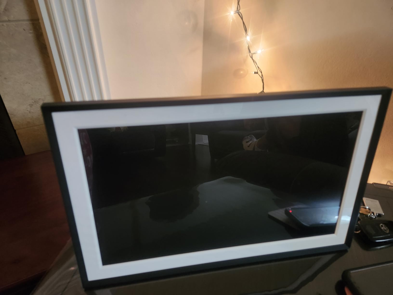 Digital Picture Frame, 15.6 Inch Large Frameo Digital Photo Frame WiFi, 32GB, 1920 * 1080 IPS HD Touch Screen, Tabletop&Wall-Mounted, Share Picture Video, Birthday, Wedding, for Mom - Customer Photo 2