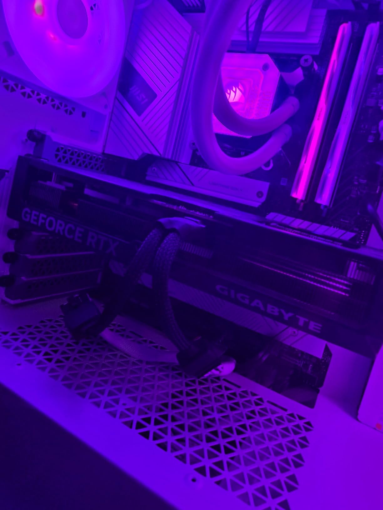 GIGABYTE GeForce RTX 4070 Super WINDFORCE OC 12G Graphics Card, 3X WINDFORCE Fans, 12GB 192-bit GDDR6X, GV-N407SWF3OC-12GD Video Card Customer Review GIGABYTE GeForce RTX 4070 Super WINDFORCE OC 12G Graphics Card, 3X WINDFORCE Fans, 12GB 192-bit GDDR6X, GV-N407SWF3OC-12GD Video Card - Customer Photo 001