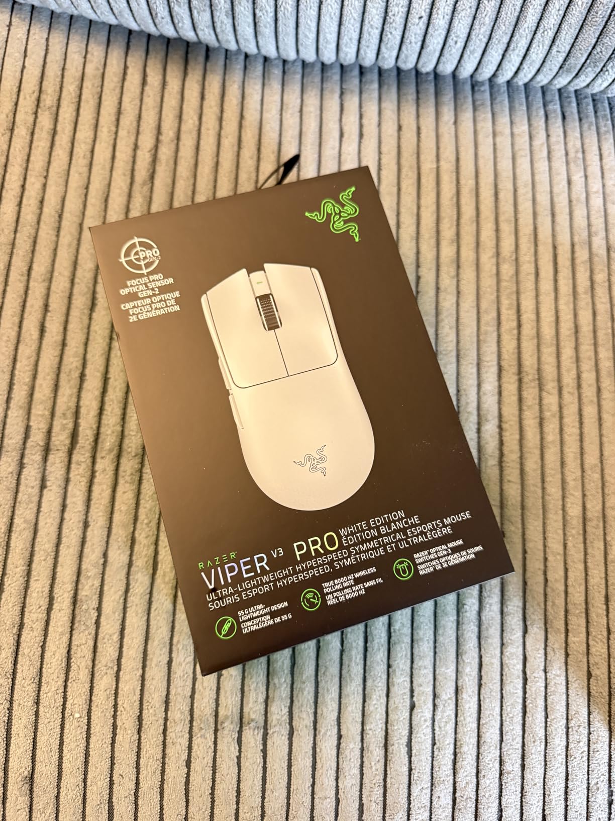 Razer Viper V3 Pro Wireless Esports Gaming Mouse: Symmetrical - 54g Lightweight - 8K Polling - 35K DPI Optical Sensor - Gen3 Optical Switches - 8 Programmable Buttons - 95 Hr Battery - Black - Customer Photo 1