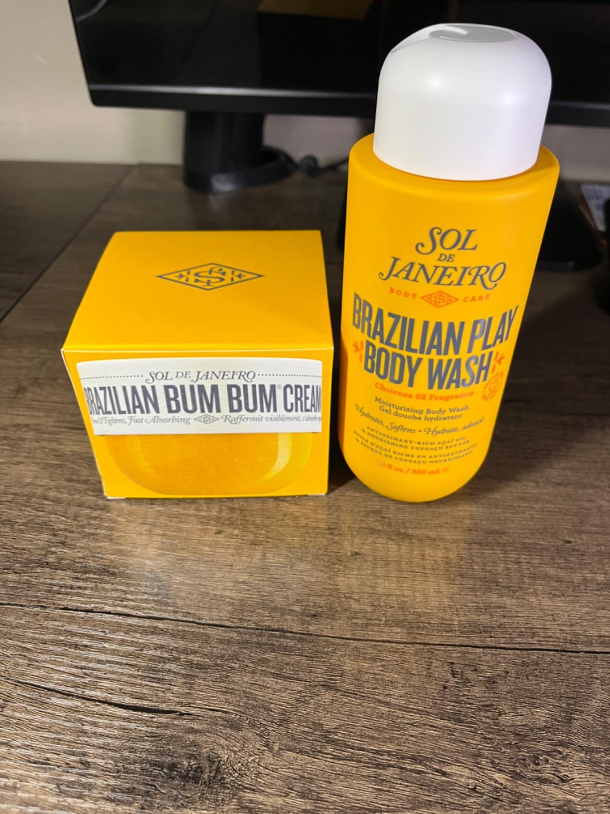 SOL DE JANEIRO Brazilian Bum Bum Cream and Brazilian Play Moisturizing Shower Cream Gel Body Wash Full Size Bundle, Amazon Exclusive Customer Review SOL DE JANEIRO Brazilian Bum Bum Cream and Brazilian Play Moisturizing Shower Cream Gel Body Wash Full Size Bundle, Amazon Exclusive - Customer Photo 1