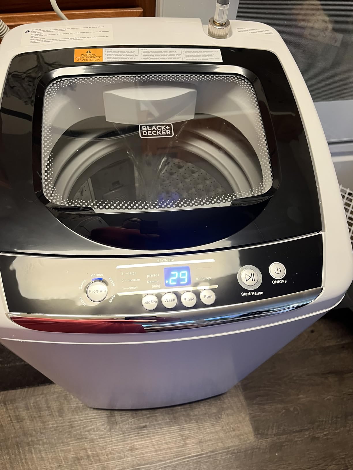 BLACK+DECKER 4.5 Cu. Ft. Front Load Washer, Full Size Washing Machine with 12 Cycles, ENERGY STAR certified Washer Machine, Hot & Cold Inlet Hoses, LED Display, 120V, BFLW45M, White - Customer Photo 001