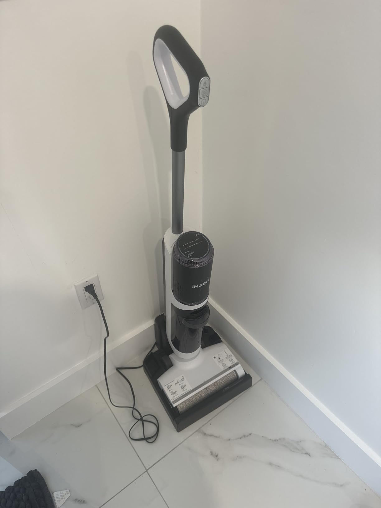 IMAGIC M3 Wet Dry Vacuum Cleaner, Cordless Vacuum Mop All in One for Hard Floors, Lightweight Floor Cleaner for Sticky Messes with Edge Cleaning, Self-Cleaning and Hot Air Drying, Black Customer Review IMAGIC M3 Wet Dry Vacuum Cleaner, Cordless Vacuum Mop All in One for Hard Floors, Lightweight Floor Cleaner for Sticky Messes with Edge Cleaning, Self-Cleaning and Hot Air Drying, Black - Customer Photo 2