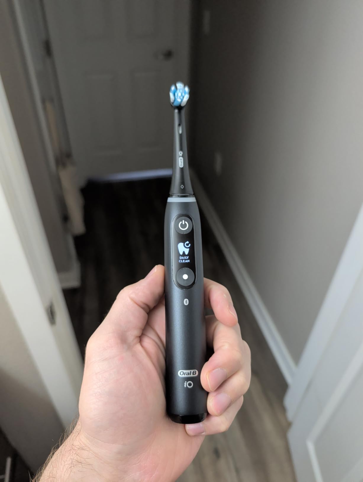 Oral-B iO Deep Clean + Protect Rechargeable Electric Toothbrush, Black with a iO Series 7 Toothbrush, 2 Replacement Brush Heads, and a Charging Travel Case Customer Review Oral-B iO Deep Clean + Protect Rechargeable Electric Toothbrush, Black with a iO Series 7 Toothbrush, 2 Replacement Brush Heads, and a Charging Travel Case - Customer Photo 1