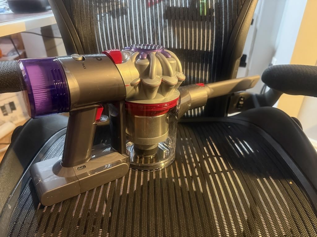 Dyson Car+Boat Handheld Vacuum, Cordless and Lightweight, Cleans Hard Surfaces and Upholstery, 115AW, 2 Power Modes, Up to 50 Minutes Customer Review Dyson Car+Boat Handheld Vacuum, Cordless and Lightweight, Cleans Hard Surfaces and Upholstery, 115AW, 2 Power Modes, Up to 50 Minutes - Customer Photo 3