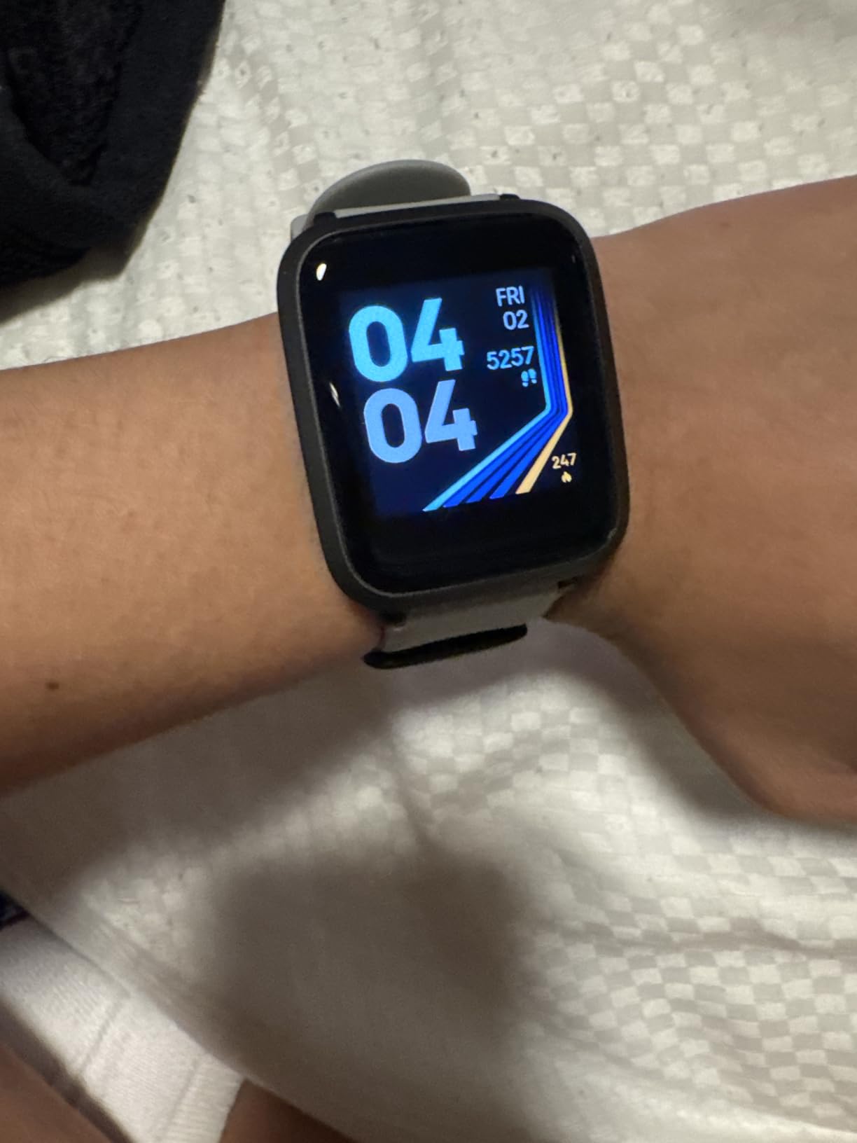 Fitness Tracker Watch with Heart Rate Monitor, Large Screen Activity Tracker with Pedometer, Sleep Monitor, Calories & Step Counter, 5ATM Waterproof Smart Watch for Women Men Fitness Watch for Sports - Customer Photo 3