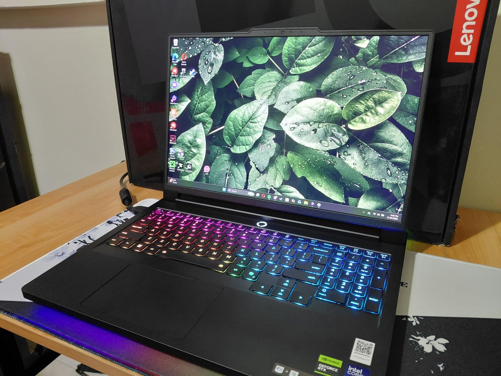Lenovo Legion Pro 7i – Gaming Laptop - Intel® Core™ Ultra 9 275HX – 16 Lenovo Legion Pro 7i – Gaming Laptop - Intel® Core™ Ultra 9 275HX – 16