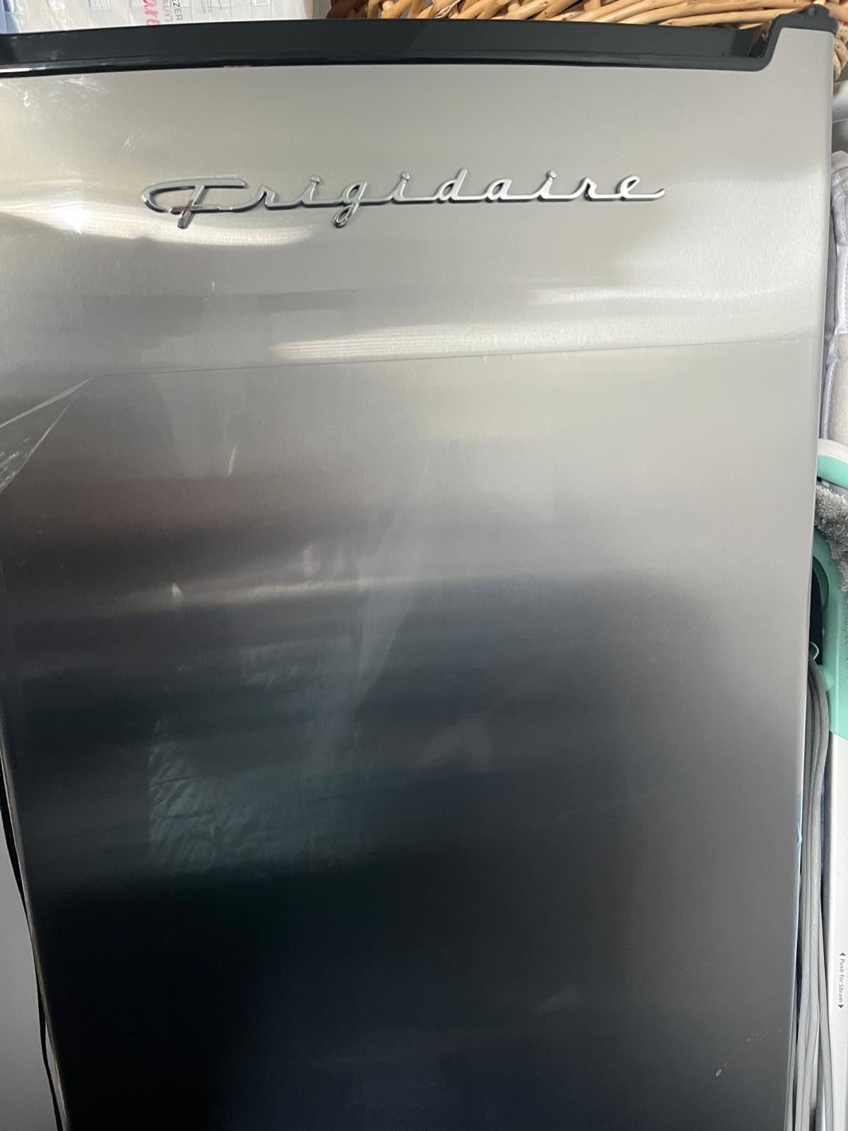 Frigidaire 10 Cu. Ft. Upright Convertible Fridge/Freezer, Reversible Door, Removable Glass Shelves, Adjustable Controls, Platinum Finish Customer Review Frigidaire 10 Cu. Ft. Upright Convertible Fridge/Freezer, Reversible Door, Removable Glass Shelves, Adjustable Controls, Platinum Finish - Customer Photo 004