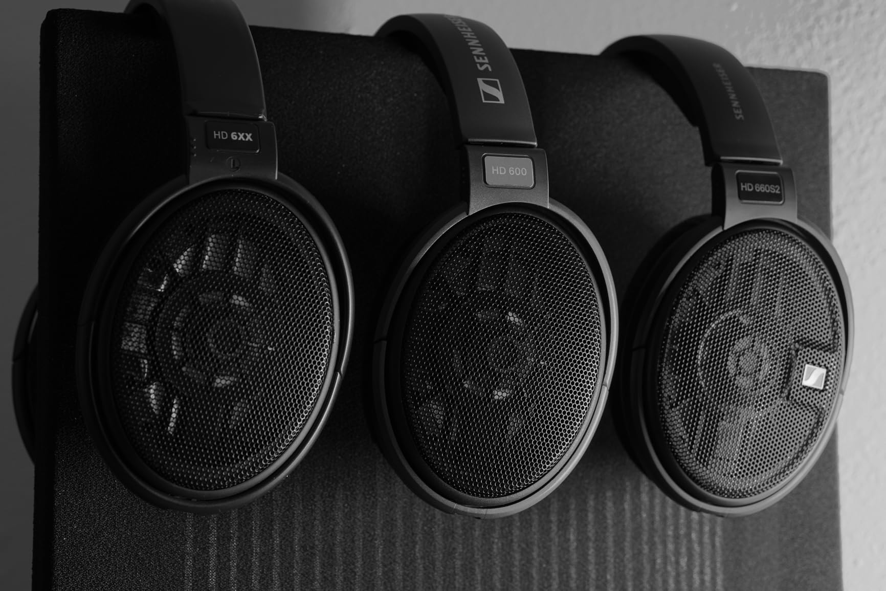 Sennheiser HD 600 - Audiophile Open-Back Dynamic Wired Headphones Over Ear with Natural Soundstage and Premium Comfort for Music Lovers, Open Metal Earpiece Covers, Black - Customer Photo 1