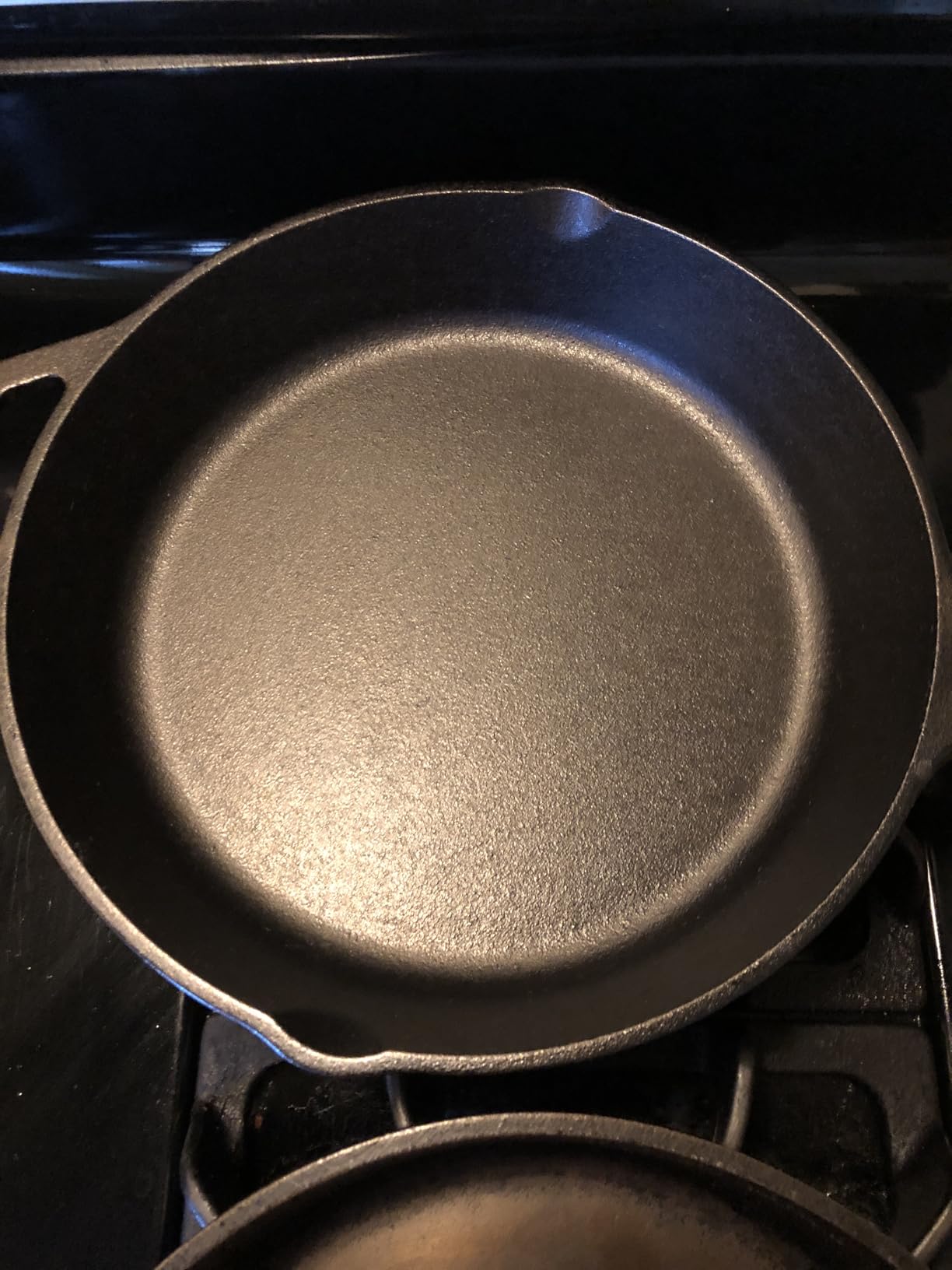 Lodge Seasoned Cast Iron Skillet - PFAS-Free, Non-Toxic Cookware - Use with an Oven, Stove, Grill, or Campfire - Naturally Non-Stick & Oven Safe - 10.25 Inches Customer Review Lodge Seasoned Cast Iron Skillet - PFAS-Free, Non-Toxic Cookware - Use with an Oven, Stove, Grill, or Campfire - Naturally Non-Stick & Oven Safe - 10.25 Inches - Customer Photo 3