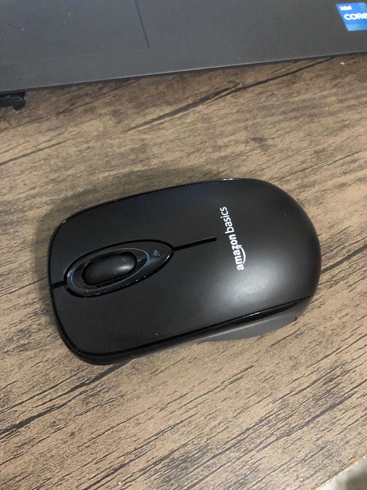 Amazon Basics 2.4 Ghz Wireless Optical Computer Mouse with USB Nano Receiver, Black - Customer Photo 3