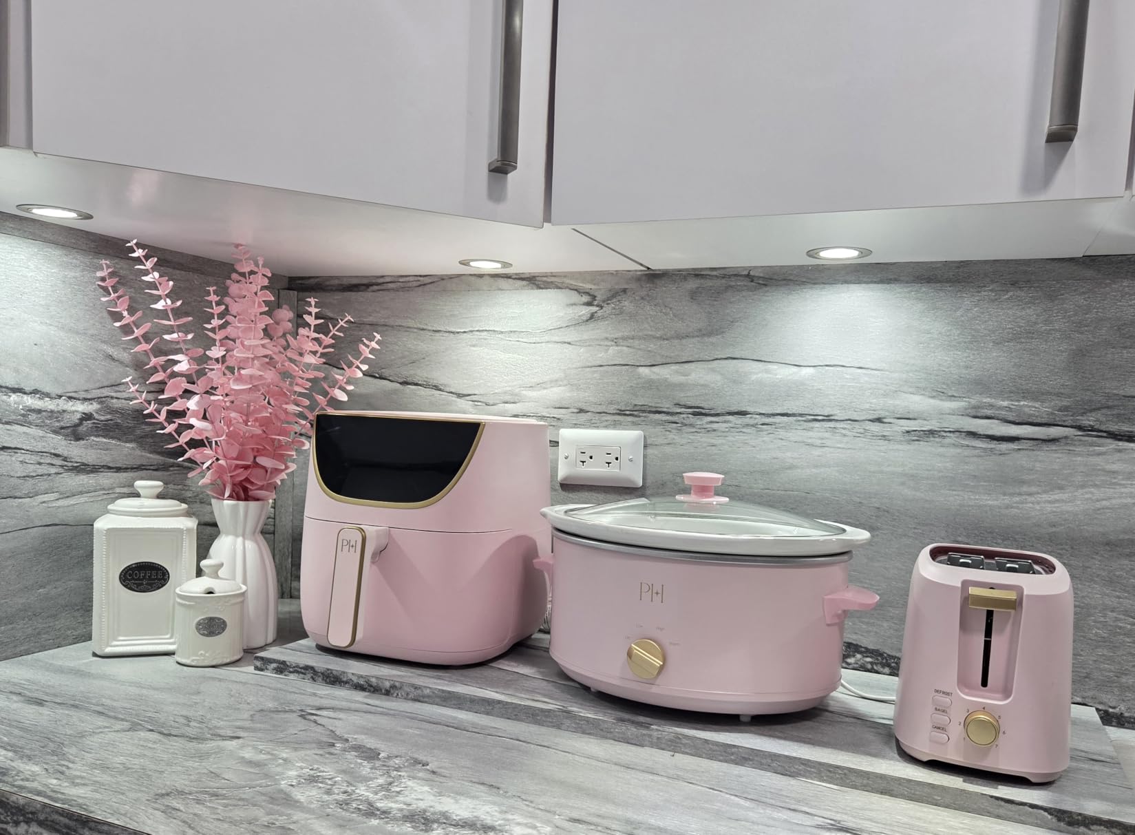 Paris Hilton 6-Quart Manual Slow Cooker, Features Three Settings (Low, High, Warm), Naturally Nonstick and Dishwasher Safe Stoneware Insert, Family Sized Capacity, Berry - Customer Photo 2