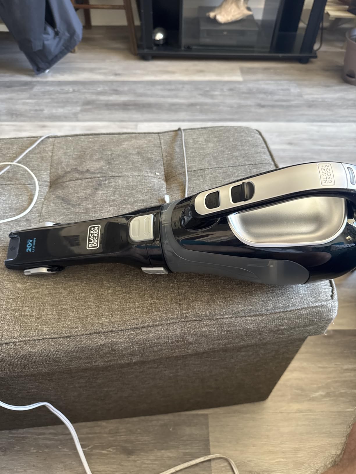 BLACK+DECKER dustbuster 20V Hand Vacuum Cordless Rechargeable, Car Vacuum Portable, Powerful Suction AdvancedClean Hand Vac with Extendible Crevice Tool, Flip-Up Brush and Charging Base (BDH2000L) - Customer Photo 1