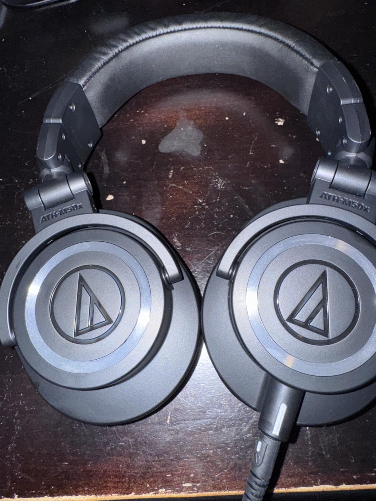 Audio-Technica ATH-M50X Professional Studio Monitor Headphones, Black, Professional Grade, Critically Acclaimed, with Detachable Cable - Customer Photo 1