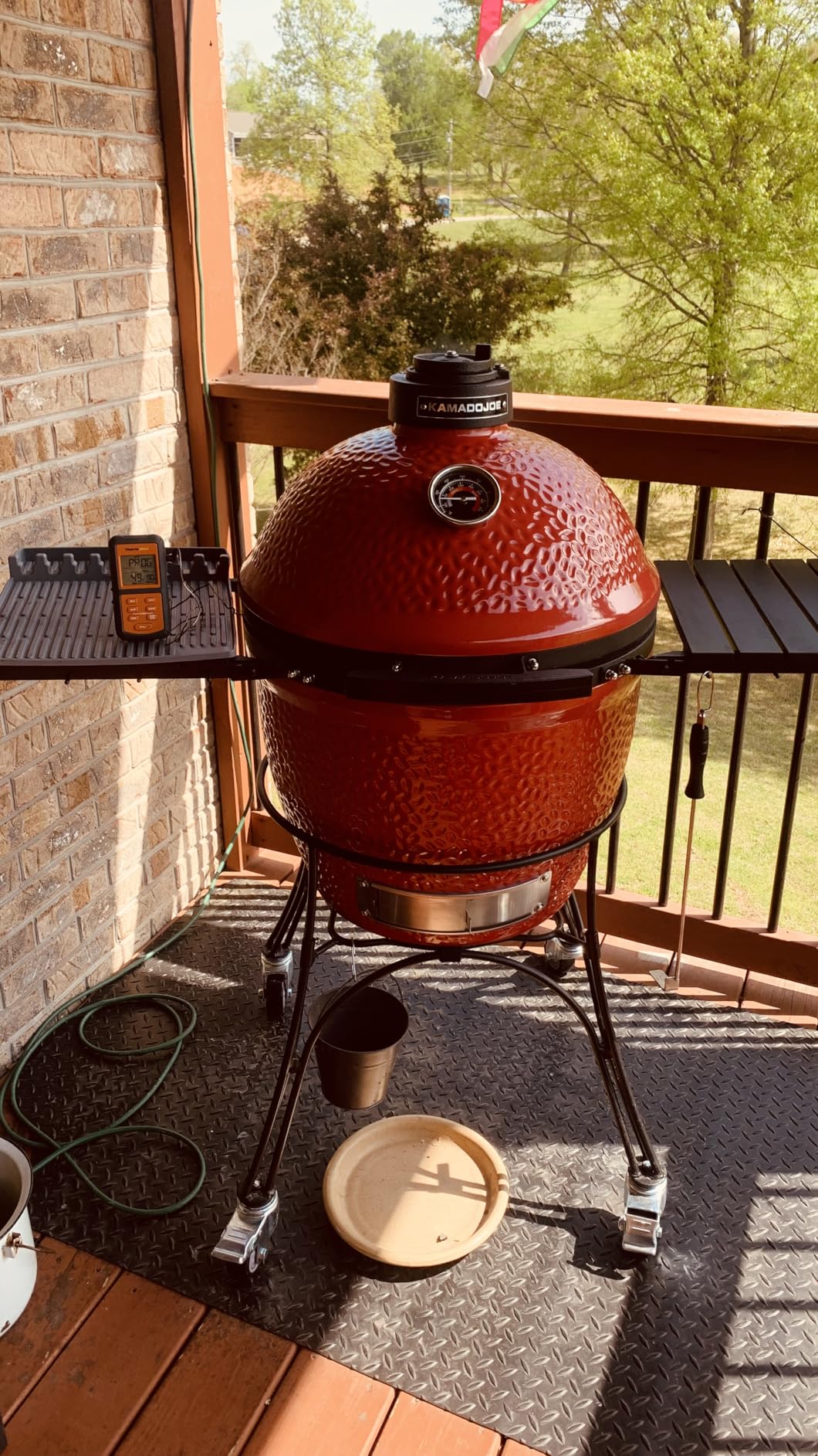 Kamado Joe Classic Joe I Premium 18-inch Ceramic Charcoal Grill and Smoker in Red with Cart, Side Shelves, Grill Gripper, and Ash Tool. 250 Cooking Square Inches, 2 Tier Cooking System, Model KJ23RH - Customer Photo 2