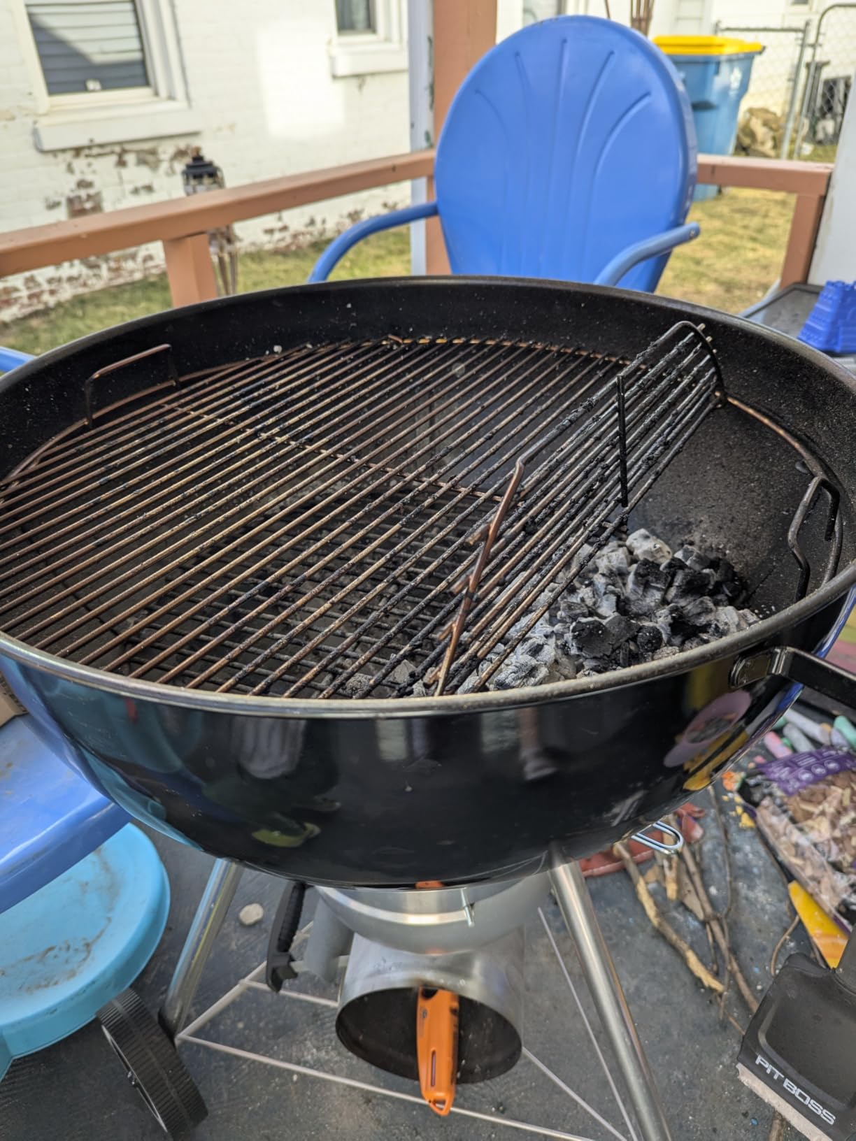 Weber Original Kettle Premium Charcoal Grill, 22-Inch, Black – Outdoor BBQ Grill with Built-In Thermometer, Heat Control Dampers & One-Touch™ Cleaning System - Customer Photo 3