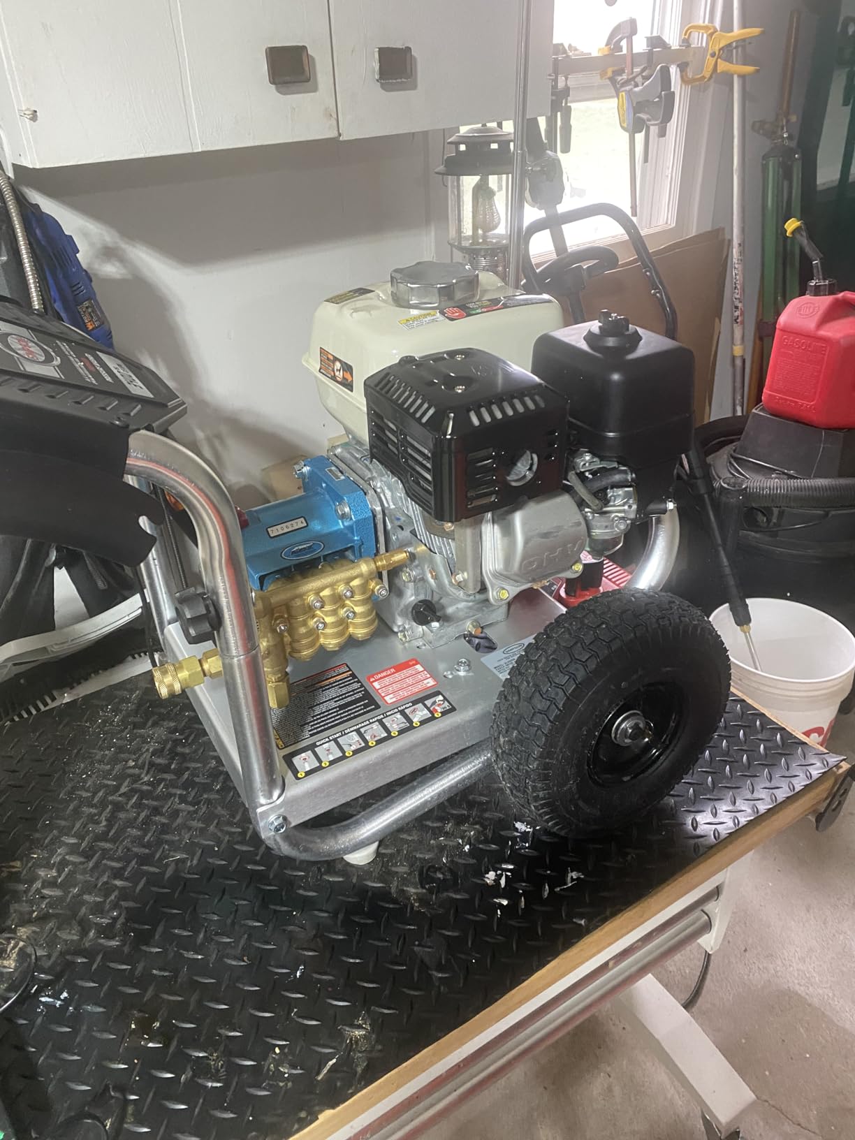 Simpson Cleaning 3600 PSI Gas Pressure Washer, 2.5 GPM Power Washer for Commercial Use, Honda GX200 Engine, 35-Foot MorFlex Hose, Aluminum Series, 49-State (ALH3425) Customer Review Simpson Cleaning 3600 PSI Gas Pressure Washer, 2.5 GPM Power Washer for Commercial Use, Honda GX200 Engine, 35-Foot MorFlex Hose, Aluminum Series, 49-State (ALH3425) - Customer Photo 1