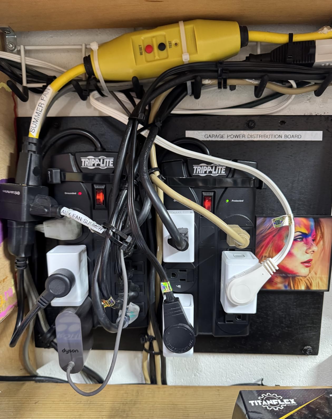 Eaton Tripp Lite Series TLP808B 8 Outlet Surge Protector Power Strip with Flat Plug, 1440 Joule Rating, Black, UL Listed & Certified, 8ft Extension Cord with Multiple Outlets for Home Office Customer Review Eaton Tripp Lite Series TLP808B 8 Outlet Surge Protector Power Strip with Flat Plug, 1440 Joule Rating, Black, UL Listed & Certified, 8ft Extension Cord with Multiple Outlets for Home Office - Customer Photo 2