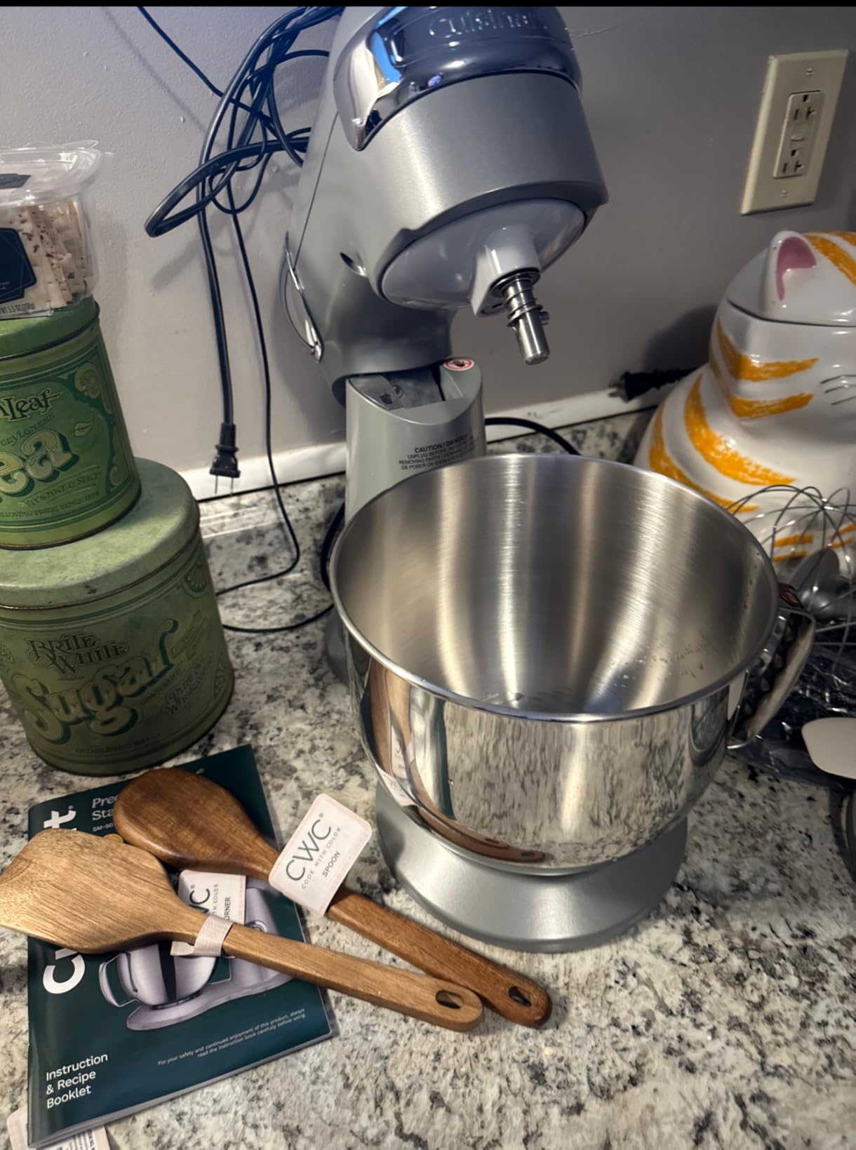 Cuisinart Stand Mixer, 12 Speeds, 5.5-Quart Mixing Bowl, Chef's Whisk, Flat Mixing Paddle, Dough Hook, and Splash Guard with Pour Spout, Silver Lining, SM-50BC, Silver Lining Customer Review Cuisinart Stand Mixer, 12 Speeds, 5.5-Quart Mixing Bowl, Chef's Whisk, Flat Mixing Paddle, Dough Hook, and Splash Guard with Pour Spout, Silver Lining, SM-50BC, Silver Lining - Customer Photo 2