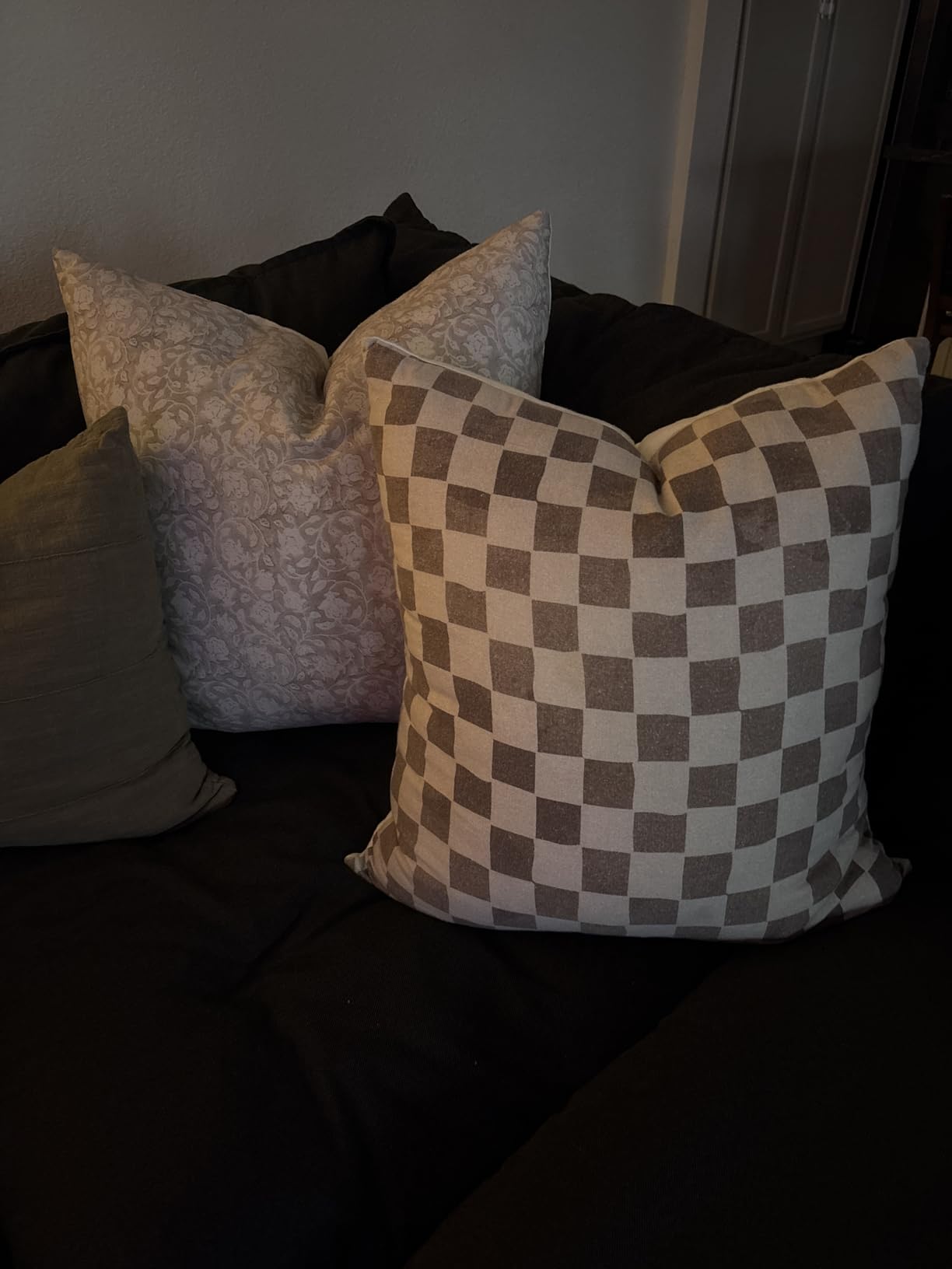 Beckham Hotel Collection Bed Pillows Standard/Queen Size Set of 2 - Original Soft Down Alternative Pillow for Sleeping - Soft Support for Back, Stomach or Side Sleepers Customer Review Beckham Hotel Collection Bed Pillows Standard/Queen Size Set of 2 - Original Soft Down Alternative Pillow for Sleeping - Soft Support for Back, Stomach or Side Sleepers - Customer Photo 1