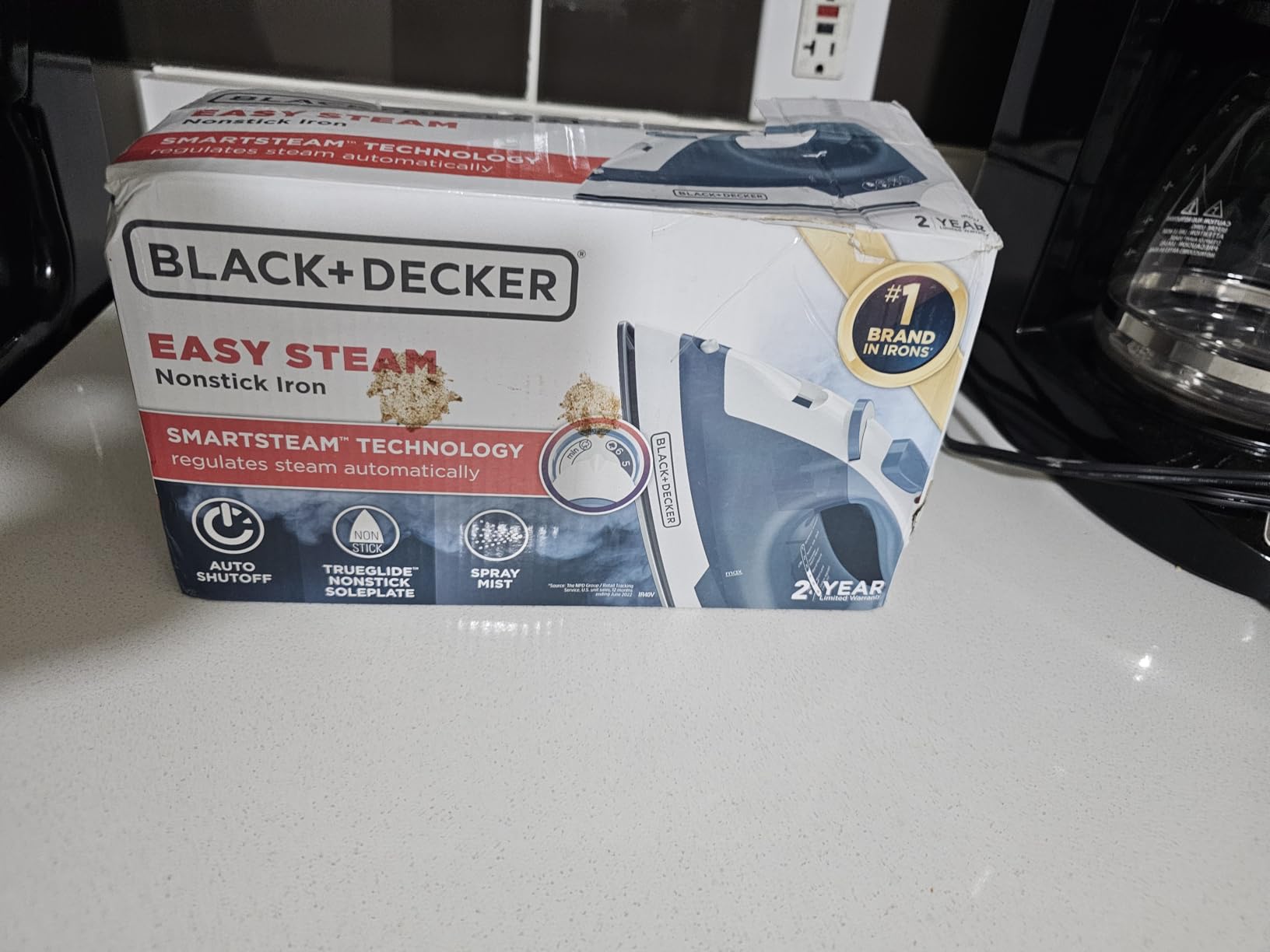 BLACK+DECKER Easy Steam Compact Iron for Clothes, Automatic Shutoff, Nonstick Plate, Light Weight, 1200 Watts Customer Review BLACK+DECKER Easy Steam Compact Iron for Clothes, Automatic Shutoff, Nonstick Plate, Light Weight, 1200 Watts - Customer Photo 4