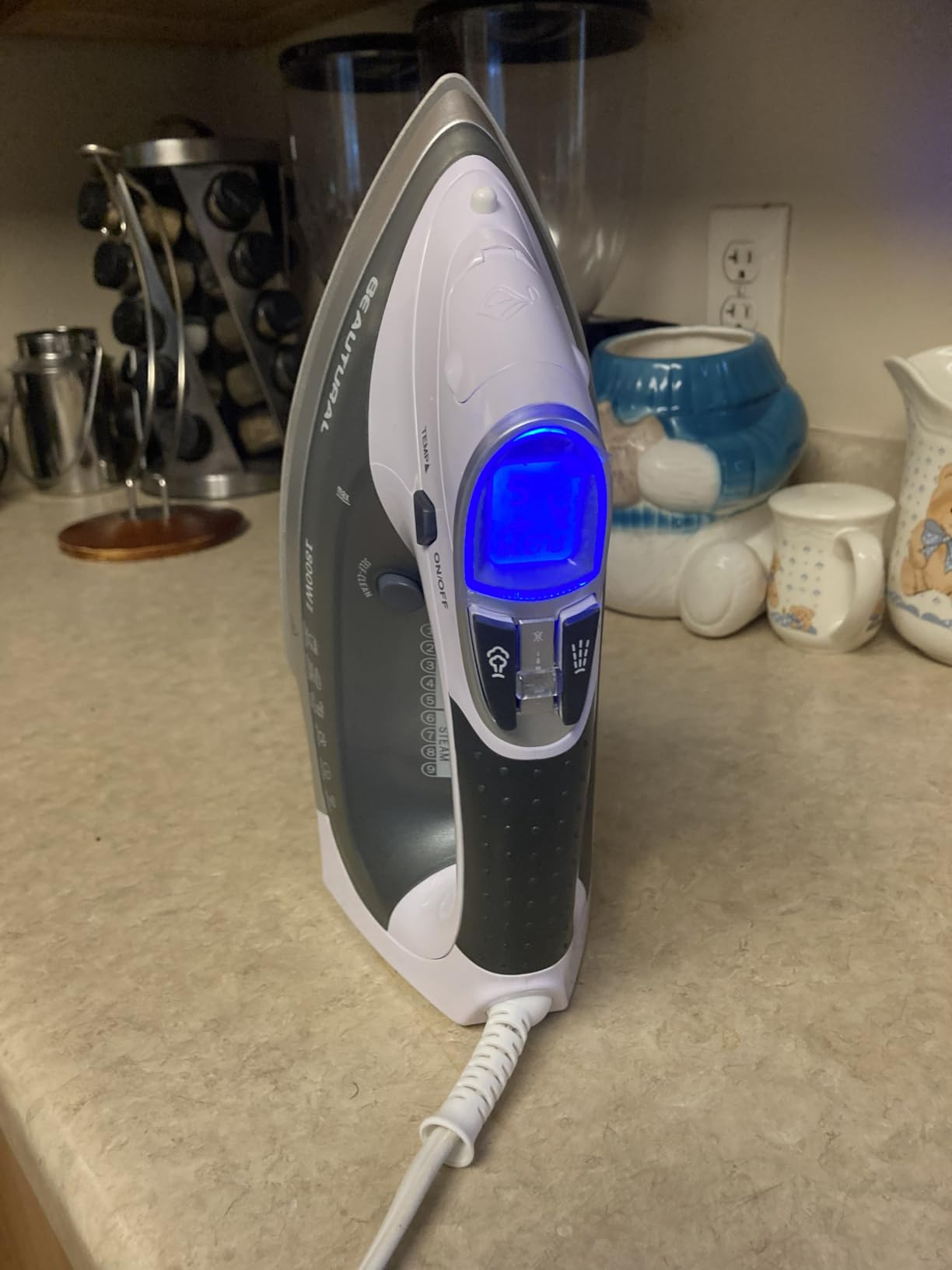 BEAUTURAL 1800-Watt Steam Iron with Digital LCD Screen, Double-Layer and Ceramic Coated Soleplate, 3-Way Auto-Off, 9 Preset Temperature and Steam Settings for Variable Fabric Gray Customer Review BEAUTURAL 1800-Watt Steam Iron with Digital LCD Screen, Double-Layer and Ceramic Coated Soleplate, 3-Way Auto-Off, 9 Preset Temperature and Steam Settings for Variable Fabric Gray - Customer Photo 2