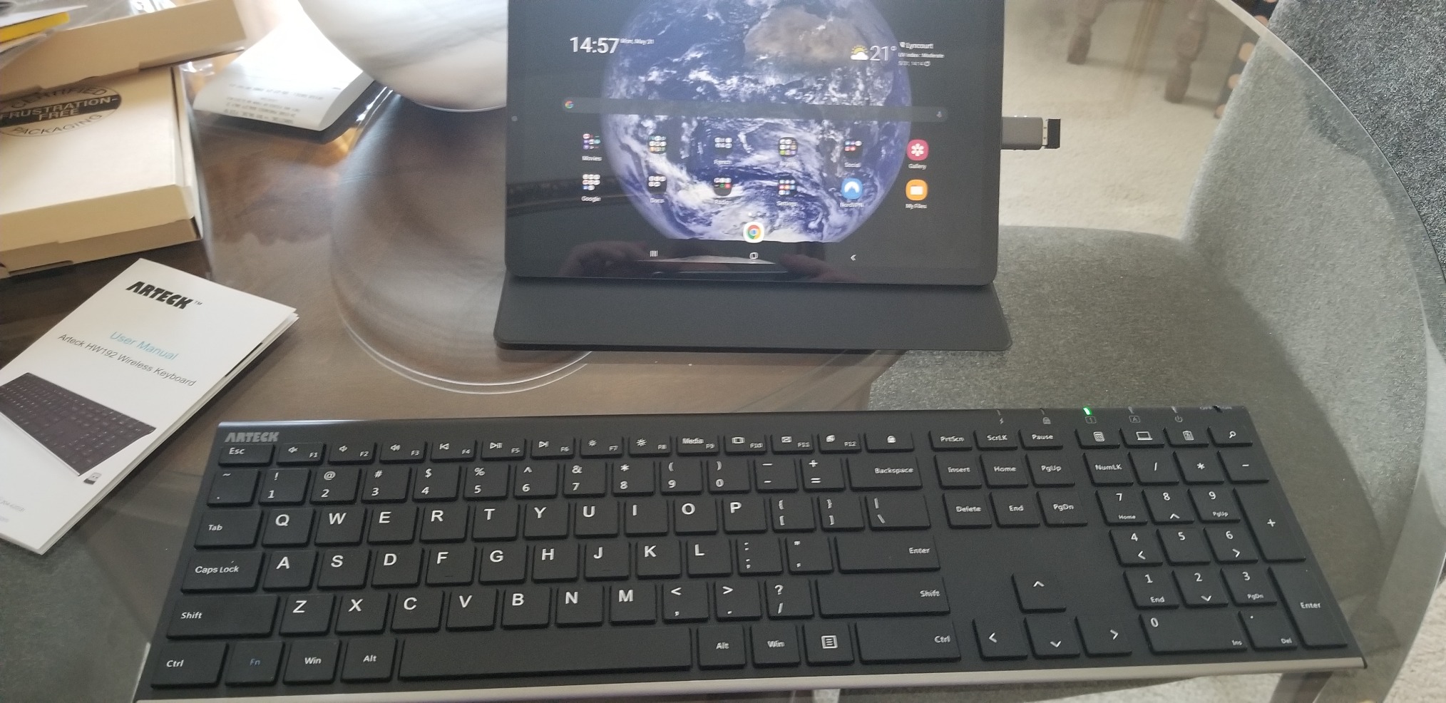 Arteck 2.4G Wireless Keyboard Stainless Steel Ultra Slim Full Size Keyboard with Numeric Keypad for Computer/Desktop/PC/Laptop/Surface/Smart TV and Windows 10/8/ 7 Built in Rechargeable Battery Customer Review Arteck 2.4G Wireless Keyboard Stainless Steel Ultra Slim Full Size Keyboard with Numeric Keypad for Computer/Desktop/PC/Laptop/Surface/Smart TV and Windows 10/8/ 7 Built in Rechargeable Battery - Customer Photo 4