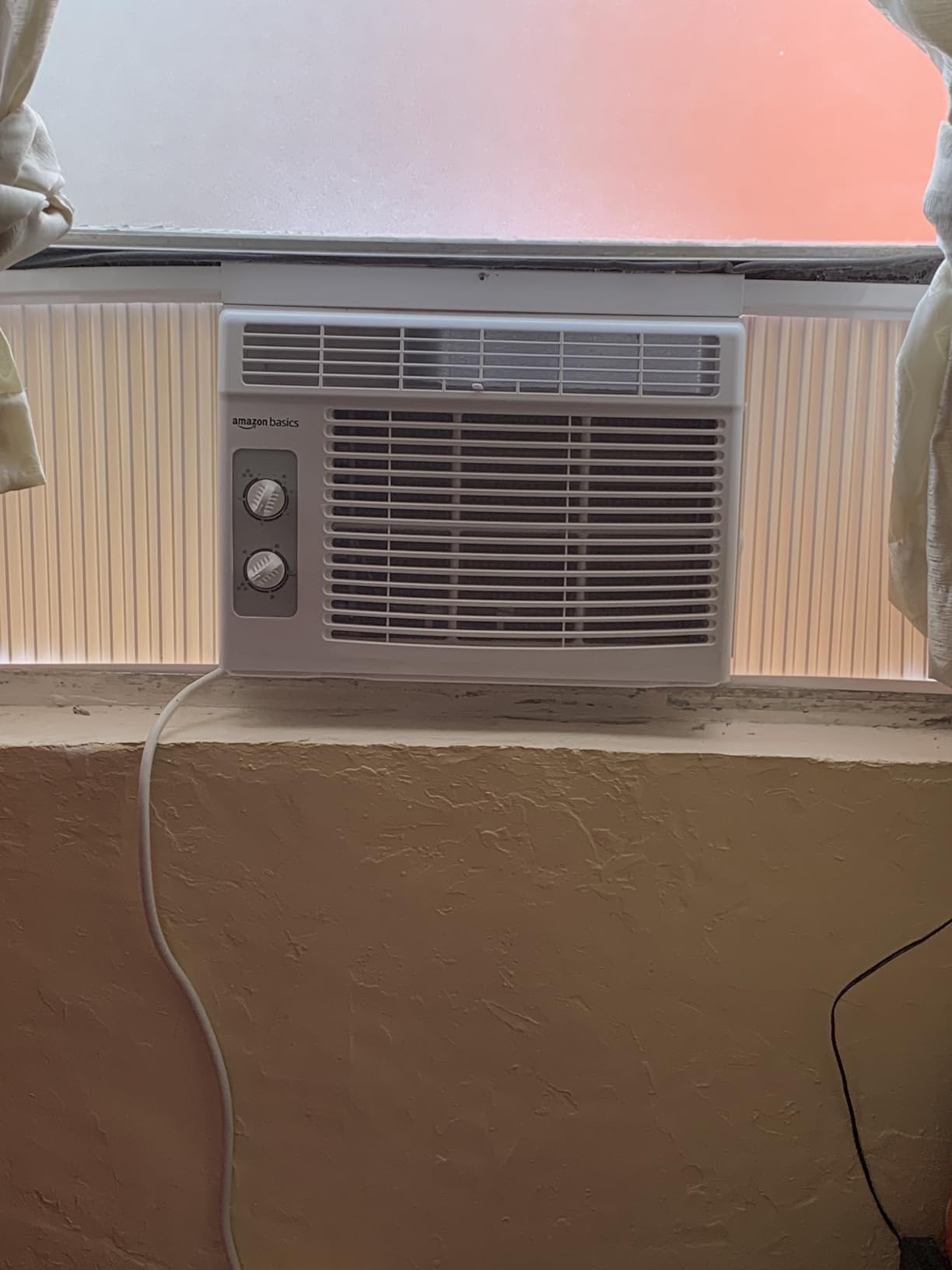 Amazon Basics 5000-BTU Small Window Air Conditioner, Up to 150 Sqf, Window AC Units with Cool and Fan Functions, Washable Filter, Adjustable Window Kit, Intuitive Mechanical Controls, White Customer Review Amazon Basics 5000-BTU Small Window Air Conditioner, Up to 150 Sqf, Window AC Units with Cool and Fan Functions, Washable Filter, Adjustable Window Kit, Intuitive Mechanical Controls, White - Customer Photo 2