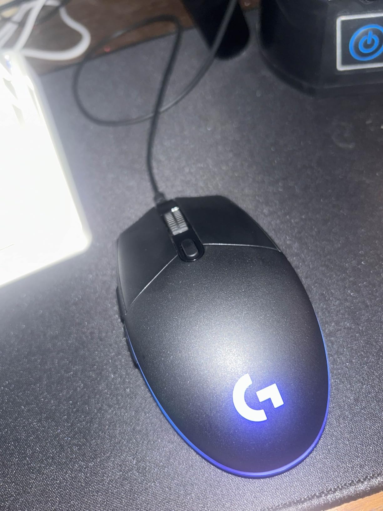 Logitech G203 Wired Gaming Mouse, 8,000 DPI, Rainbow Optical Effect LIGHTSYNC RGB, 6 Programmable Buttons, On-Board Memory, Screen Mapping, PC/Mac Computer and Laptop Compatible - Black Customer Review Logitech G203 Wired Gaming Mouse, 8,000 DPI, Rainbow Optical Effect LIGHTSYNC RGB, 6 Programmable Buttons, On-Board Memory, Screen Mapping, PC/Mac Computer and Laptop Compatible - Black - Customer Photo 2