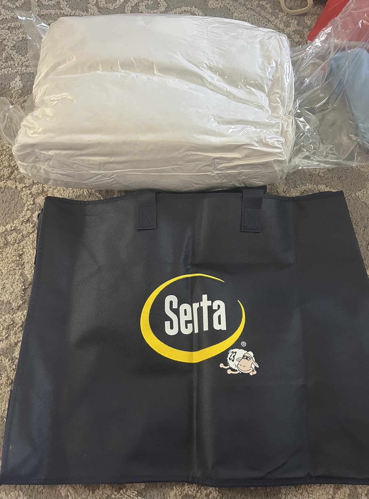 Serta Goose Feather Down Fiber Cotton Comforter Queen Size - 100% Cotton Duvet Insert - Hotel Luxury Hypoallergenic Bedding Comforter All Season Medium Warmth 90 x 90 Inch White Customer Review Serta Goose Feather Down Fiber Cotton Comforter Queen Size - 100% Cotton Duvet Insert - Hotel Luxury Hypoallergenic Bedding Comforter All Season Medium Warmth 90 x 90 Inch White - Customer Photo 3