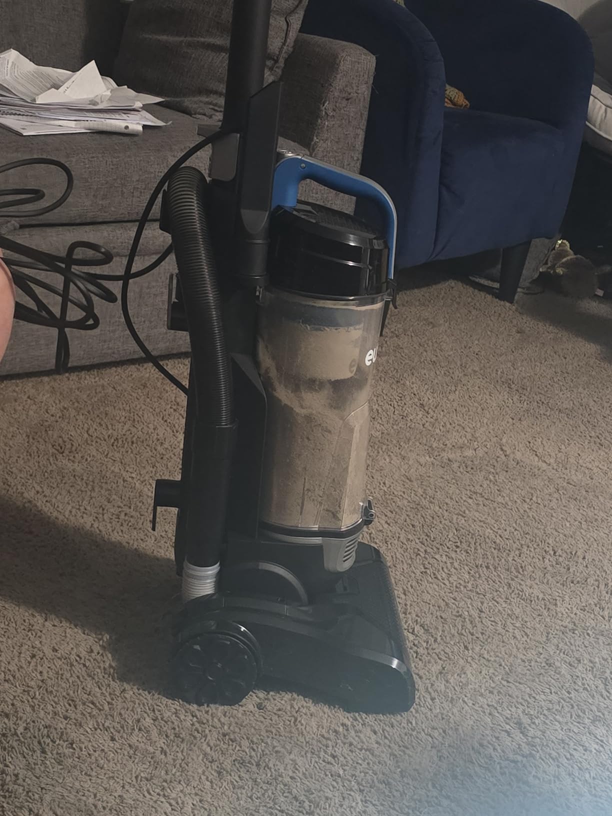 Eureka Airspeed Ultra-Lightweight Compact Bagless Upright Vacuum Cleaner, NEU10AE4, Green - Customer Photo 4