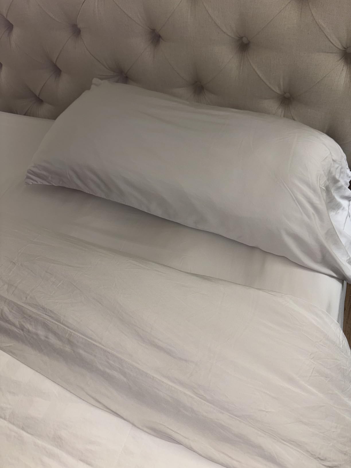 LUXOME Luxury Sheet Set | 100% Rayon (Viscose) from Bamboo | King Size - White | Deep Pockets | 4-Piece Set (Fitted, Flat, 2 Pillowcases) Customer Review LUXOME Luxury Sheet Set | 100% Rayon (Viscose) from Bamboo | King Size - White | Deep Pockets | 4-Piece Set (Fitted, Flat, 2 Pillowcases) - Customer Photo 1