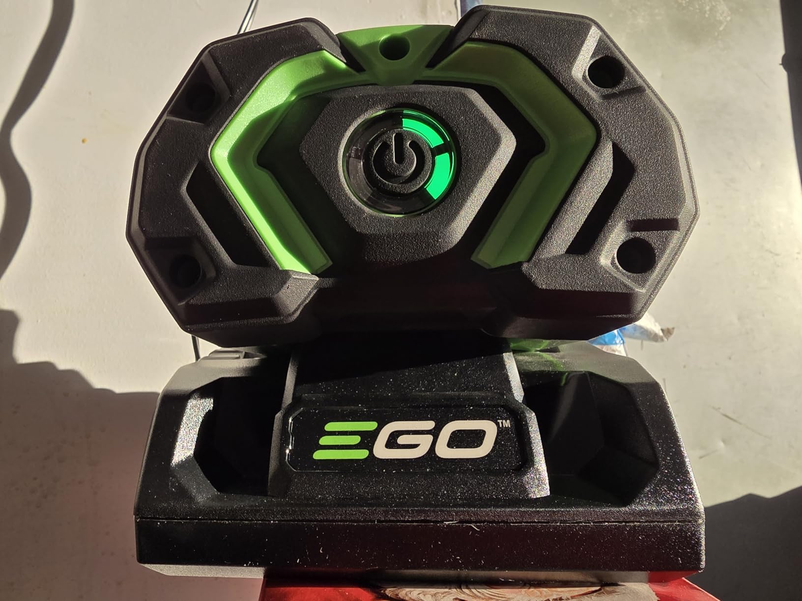 EGO POWER+ Leaf Blower, Cordless Electric 650 CFM, Includes 56V 5.0Ah Battery and Charger - LB6504 Customer Review EGO POWER+ Leaf Blower, Cordless Electric 650 CFM, Includes 56V 5.0Ah Battery and Charger - LB6504 - Customer Photo 3