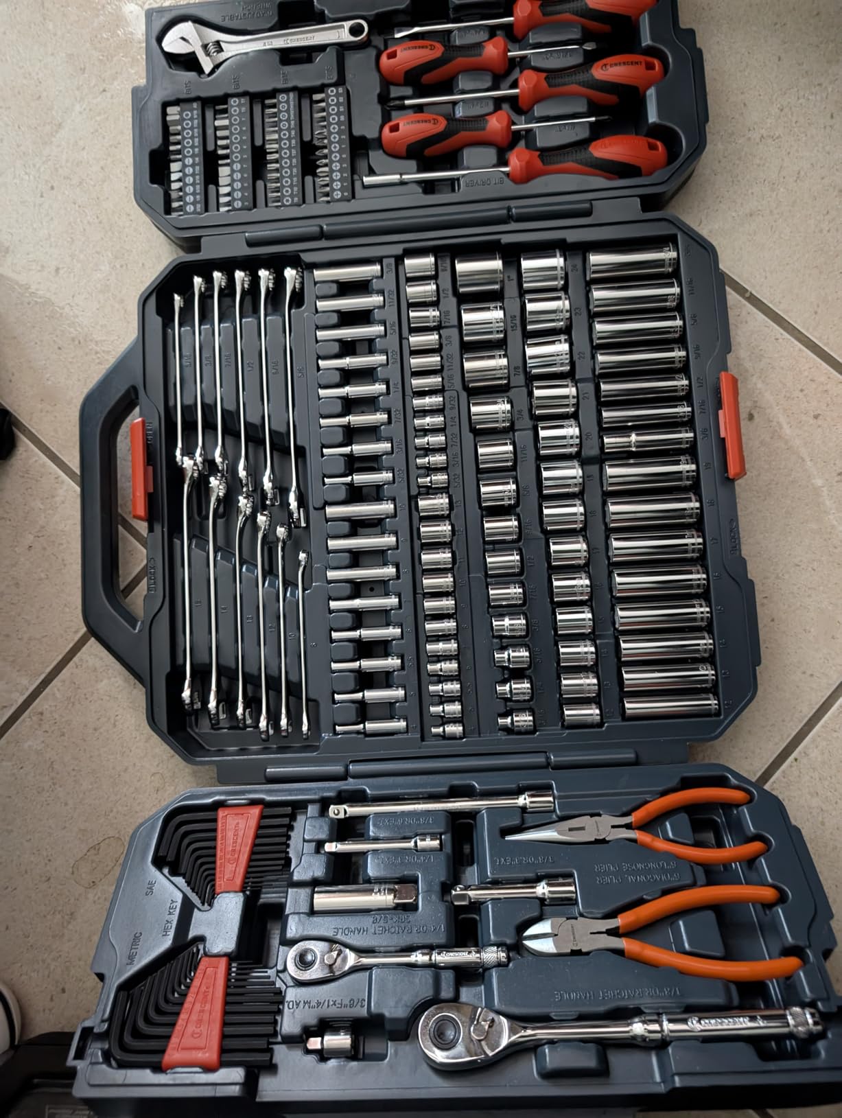 Crescent 180 Piece Professional Tool Set in Tool Storage Case - CTK180 Customer Review Crescent 180 Piece Professional Tool Set in Tool Storage Case - CTK180 - Customer Photo 1