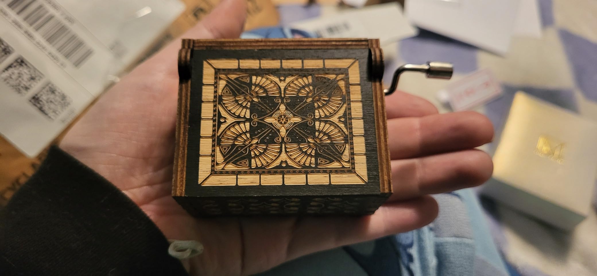 Can't Help Falling in Love Wood Music Box, Antique Engraved Musical Boxes Case for Love One Wooden Music Box - Gifts for Lover, Boyfriend, Girlfriend, Husband, Wife (Black) Customer Review Can't Help Falling in Love Wood Music Box, Antique Engraved Musical Boxes Case for Love One Wooden Music Box - Gifts for Lover, Boyfriend, Girlfriend, Husband, Wife (Black) - Customer Photo 4