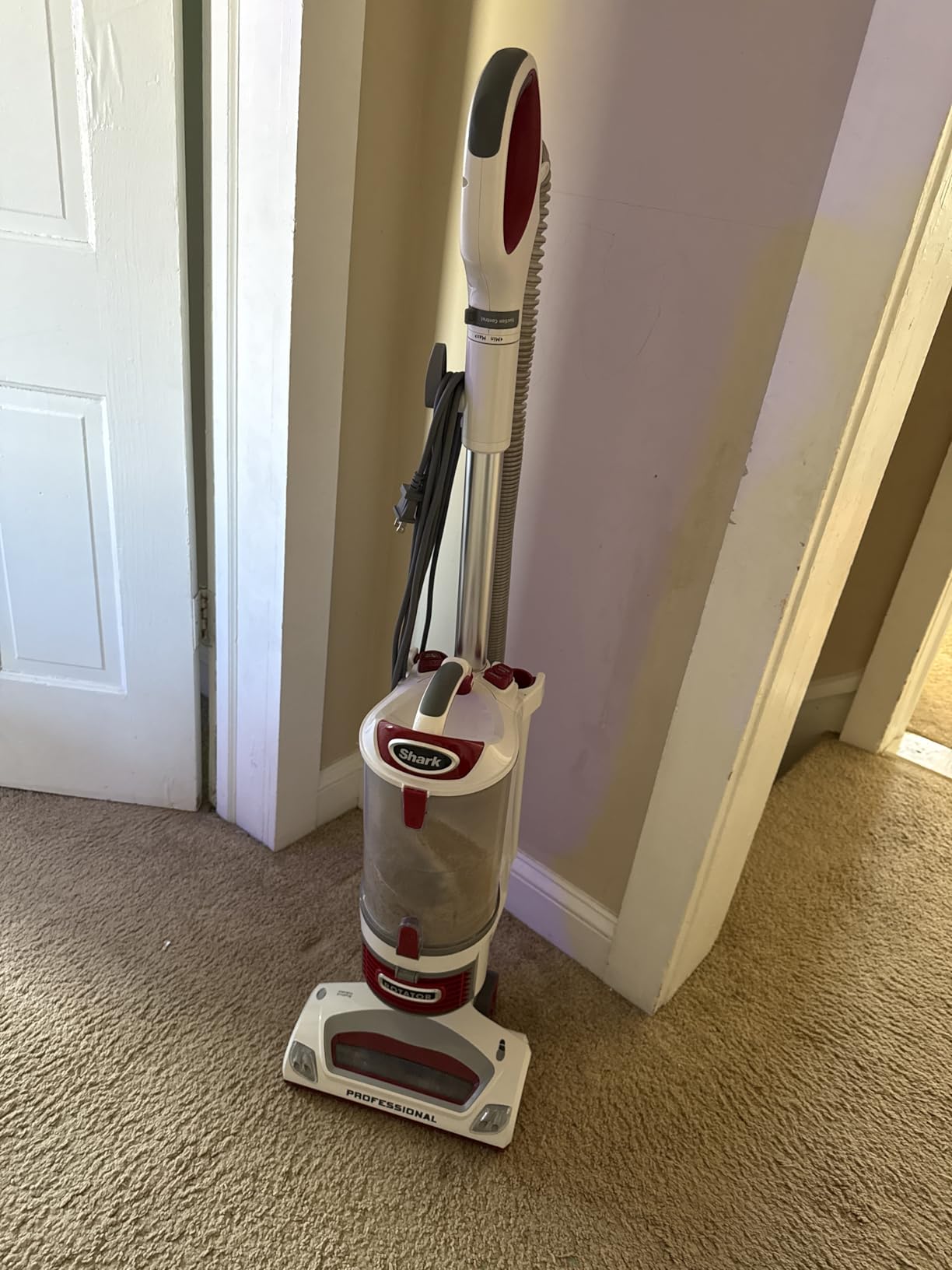 Shark Upright Vacuum, Navigator Lift-Away with Self-Cleaning Brushroll, HEPA Filter, Swivel Steering, Upholstery Tool & Pet Crevice Tool, Perfect for Pets & Multi-Surface, Teal, ZU503AMZ - Customer Photo 3