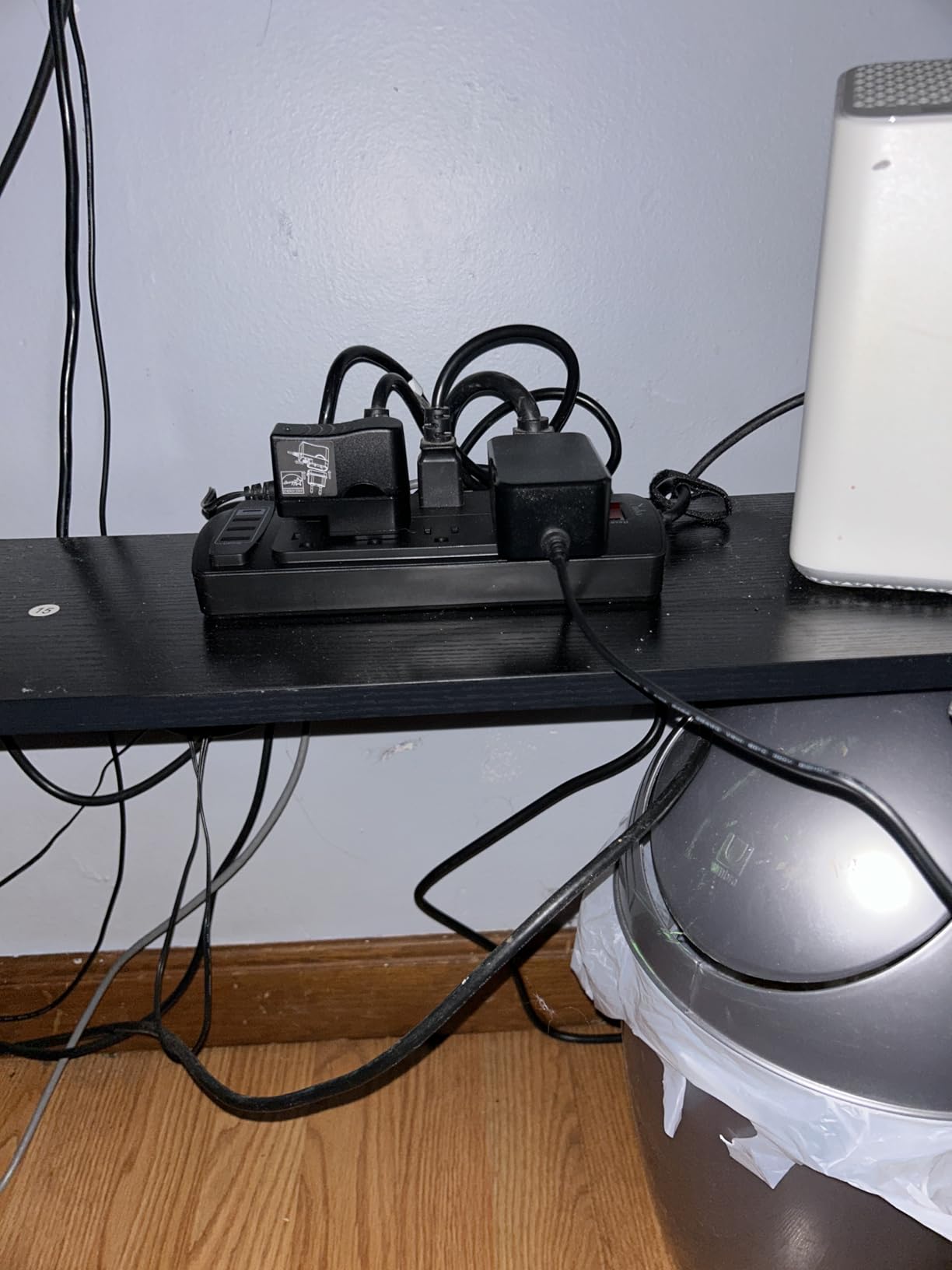 Surge Protector Power Strip - Nuetsa Flat Plug Extension Cord with 8 Outlets and 4 USB Ports, 6 Feet Power Cord (1625W/13A), 2700 Joules, ETL Listed, Black Customer Review Surge Protector Power Strip - Nuetsa Flat Plug Extension Cord with 8 Outlets and 4 USB Ports, 6 Feet Power Cord (1625W/13A), 2700 Joules, ETL Listed, Black - Customer Photo 4
