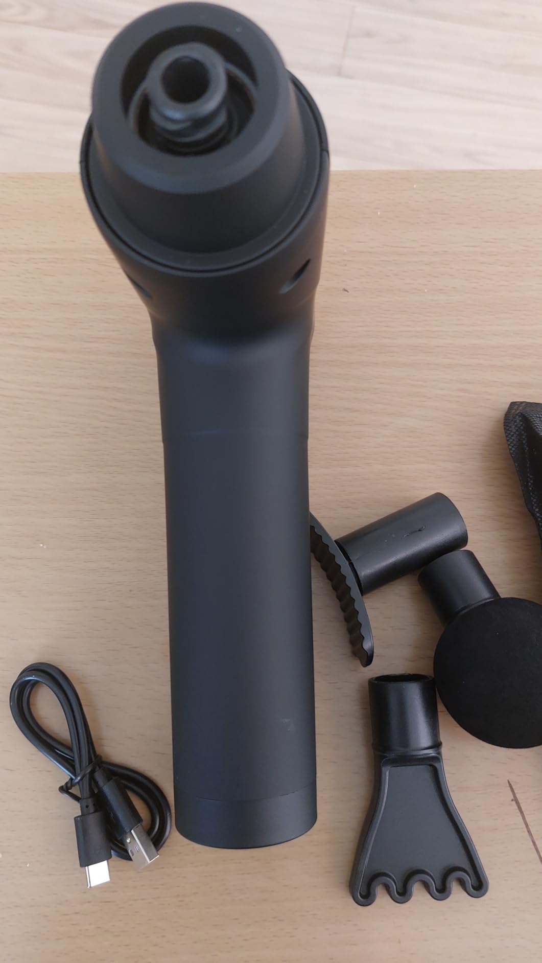 Elefor Massage Gun Deep Tissue,Percussion Back Massager Gun for Athletes Muscle Massage Gun for Pain Relief with 8 Massage Heads & 20 Speeds (Matte Black) Customer Review Elefor Massage Gun Deep Tissue,Percussion Back Massager Gun for Athletes Muscle Massage Gun for Pain Relief with 8 Massage Heads & 20 Speeds (Matte Black) - Customer Photo 3