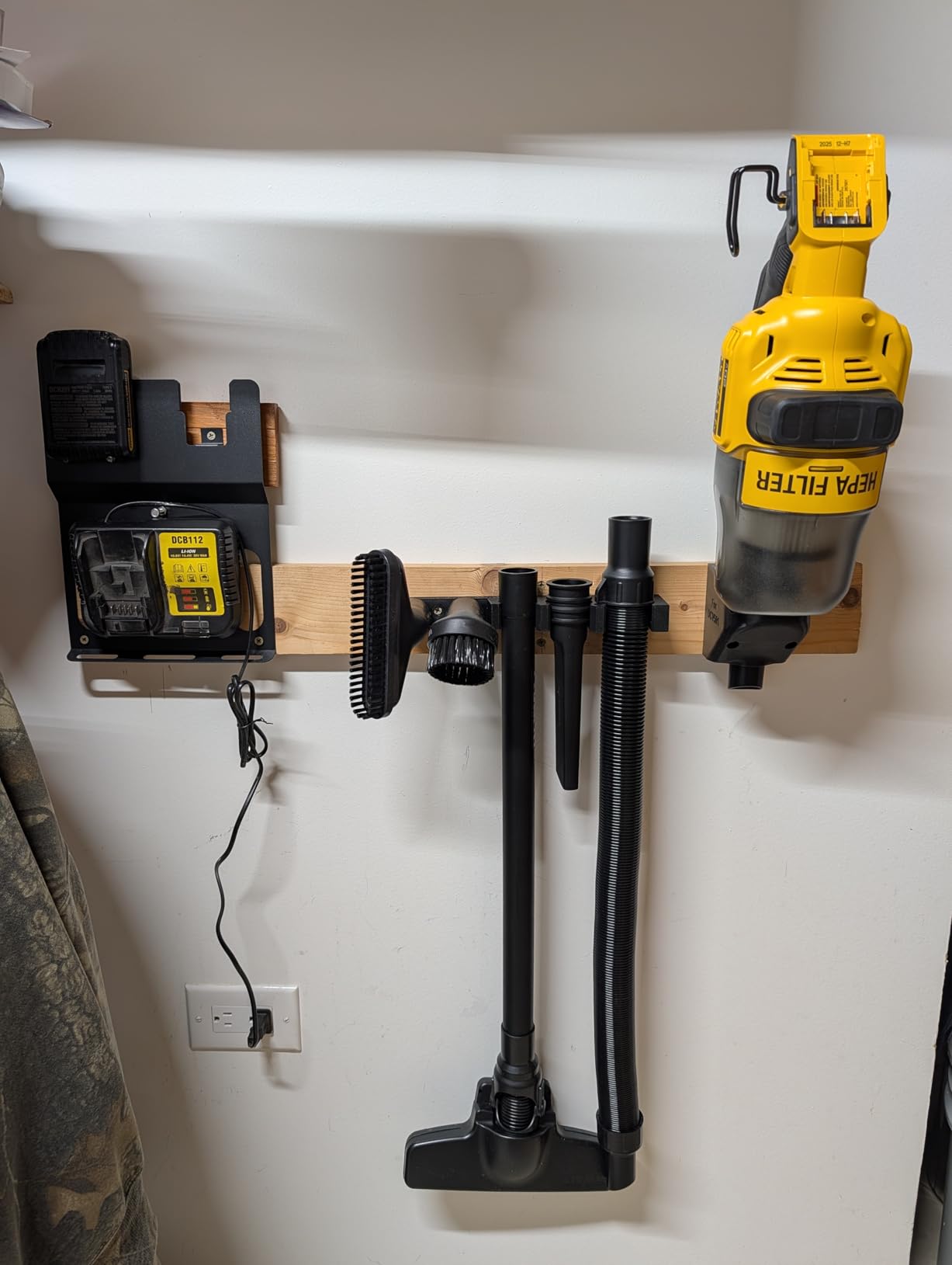 DEWALT 20V Handheld Vacuum Cordless, Car Vacuum with HEPA Filter, 6 Attachments and LED Light, High Performance Dry Only Small Shop Vac, Battery Not Included (DCV501HB) - Customer Photo 1