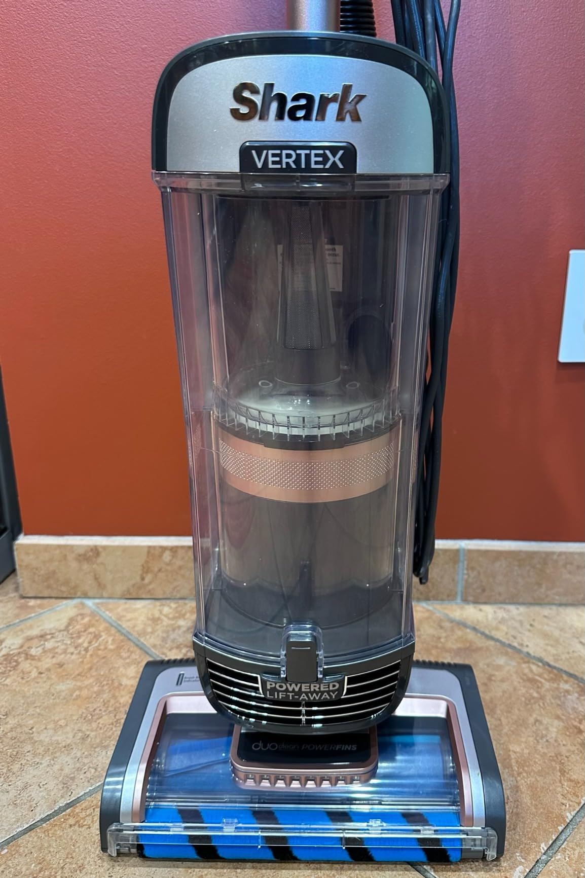 Shark Upright Vacuum, Stratos with DuoClean PowerFins, HairPro, Powered Lift-Away, Self-Cleaning Brushroll, & Odor Neutralizer Technology, Navy, AZ3002 - Customer Photo 3