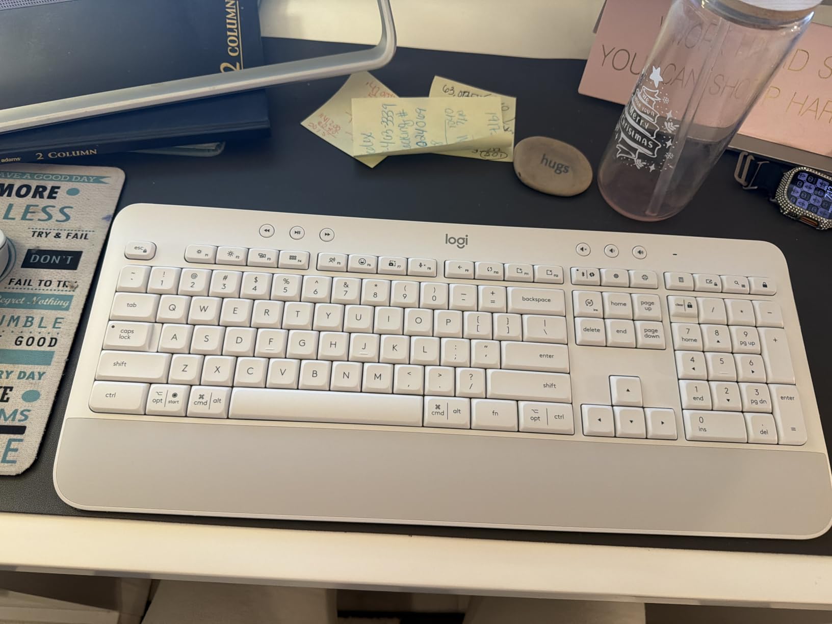 Logitech Signature K650 Comfort Full-Size Wireless Keyboard with Wrist Rest, BLE Bluetooth or Logi Bolt USB Receiver, Deep-Cushioned Keys, Numpad, Compatible with Most OS/PC/Window/Mac - Graphite Customer Review Logitech Signature K650 Comfort Full-Size Wireless Keyboard with Wrist Rest, BLE Bluetooth or Logi Bolt USB Receiver, Deep-Cushioned Keys, Numpad, Compatible with Most OS/PC/Window/Mac - Graphite - Customer Photo 2