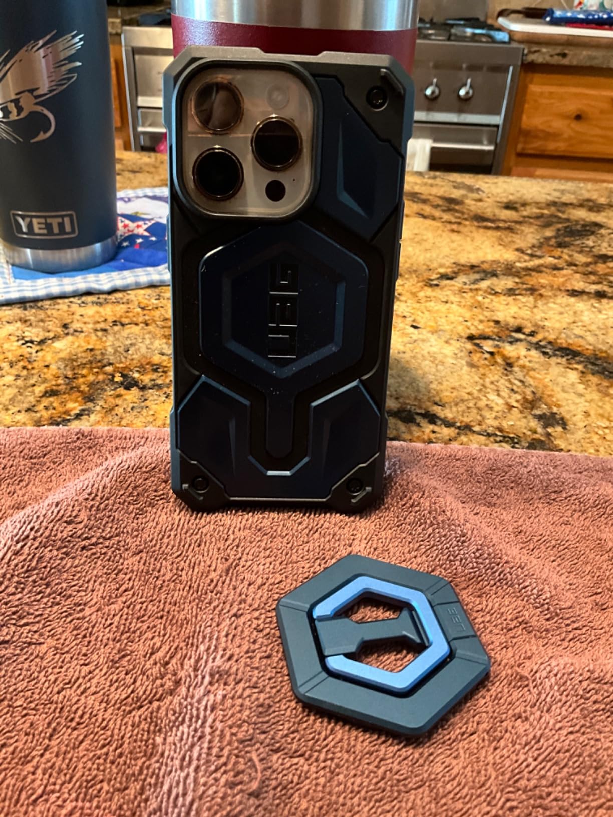 URBAN ARMOR GEAR UAG Designed for iPhone 14 Pro Case Kevlar Black 6.1 URBAN ARMOR GEAR UAG Designed for iPhone 14 Pro Case Kevlar Black 6.1