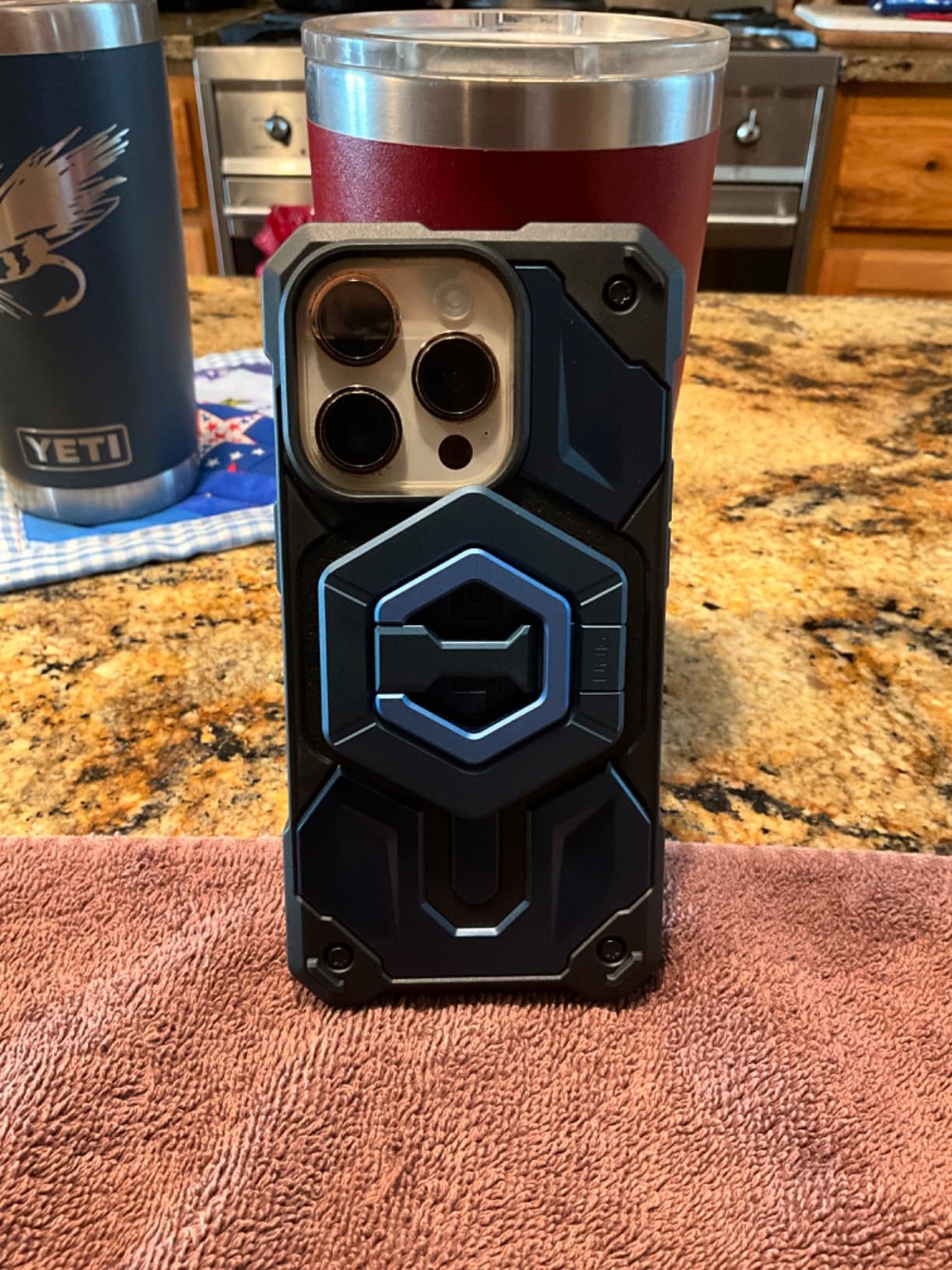 URBAN ARMOR GEAR UAG Designed for iPhone 14 Pro Case Kevlar Black 6.1 URBAN ARMOR GEAR UAG Designed for iPhone 14 Pro Case Kevlar Black 6.1