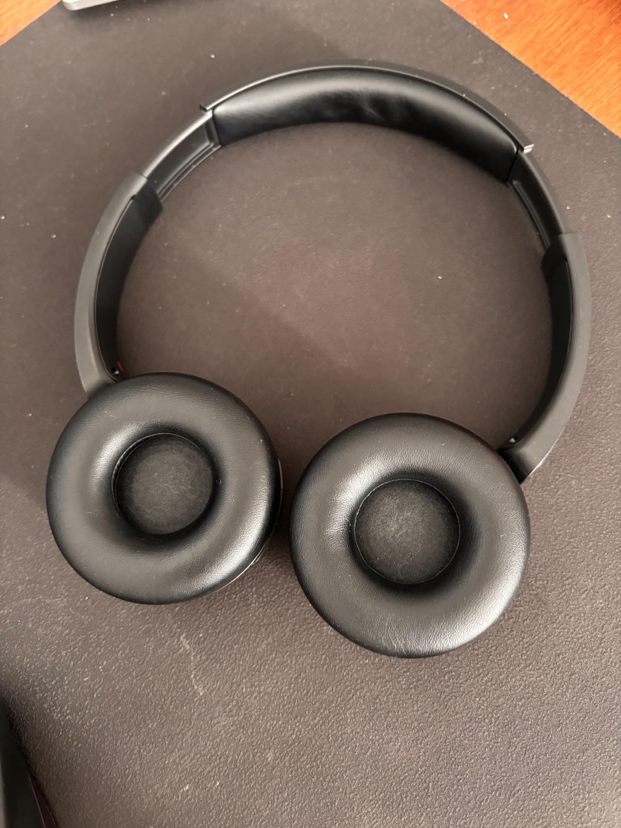Sony WH-CH520 Wireless Headphones Bluetooth On-Ear Headset with Microphone and up to 50 Hours Battery Life with Quick Charging, Black - Customer Photo 2